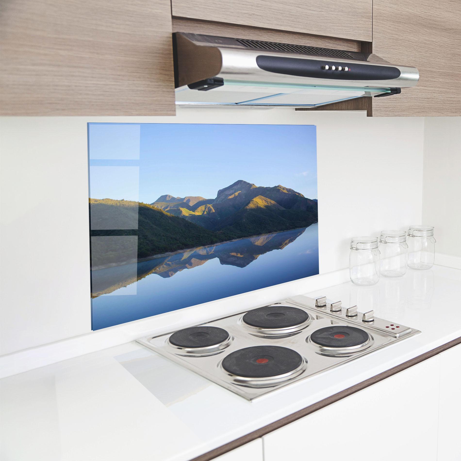 Panel Szklany do Kuchni Blue Nice Lake mockup 8