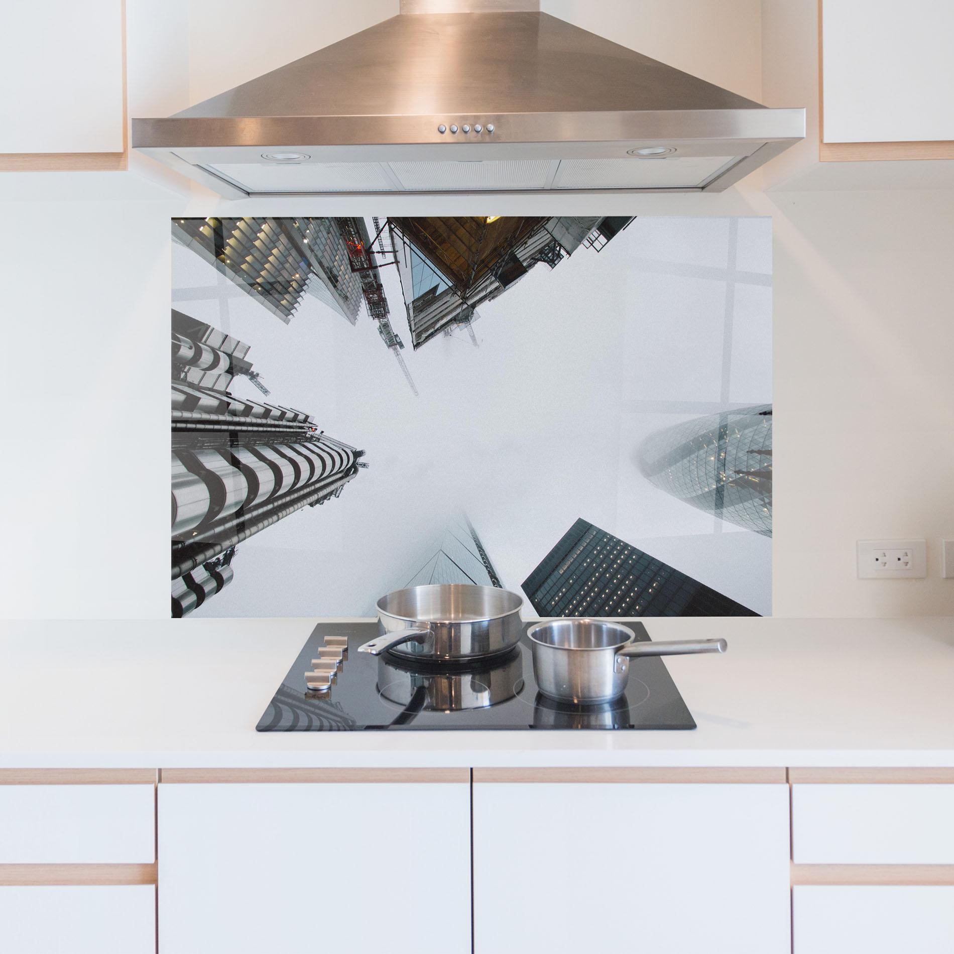 Panel Szklany do Kuchni Foggy Sky Tower mockup 5