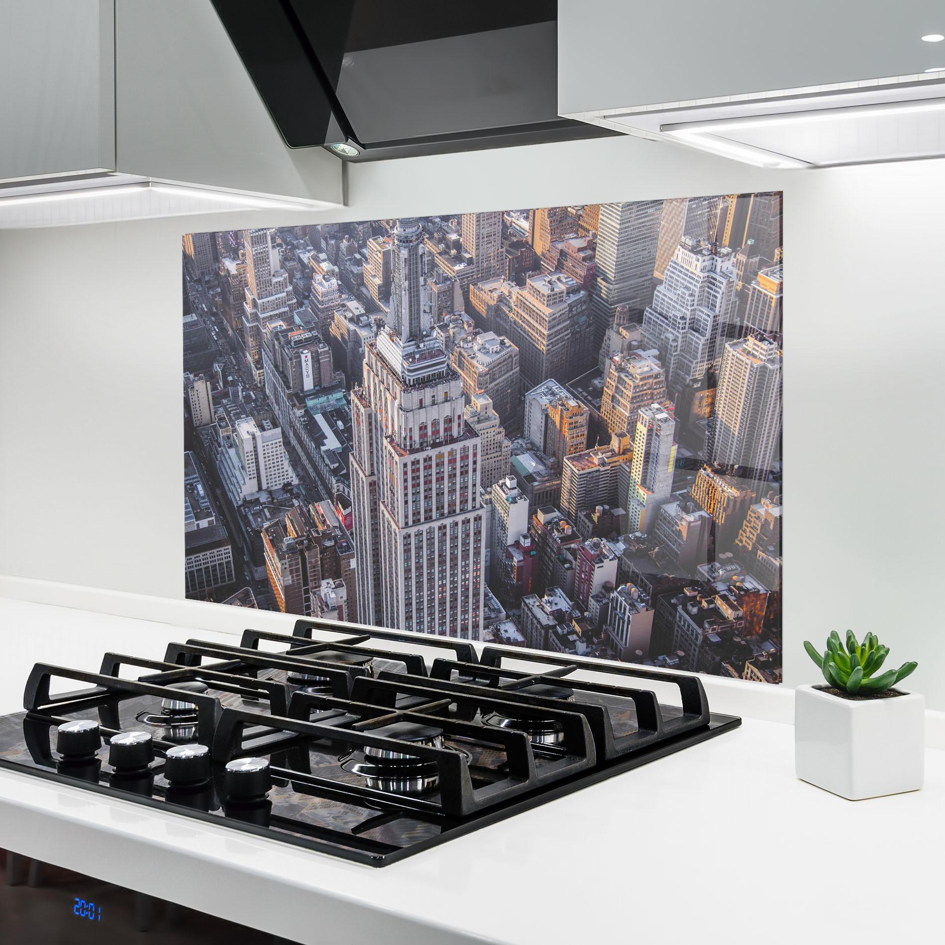 Panel Szklany do Kuchni Big Grey Tower mockup 6