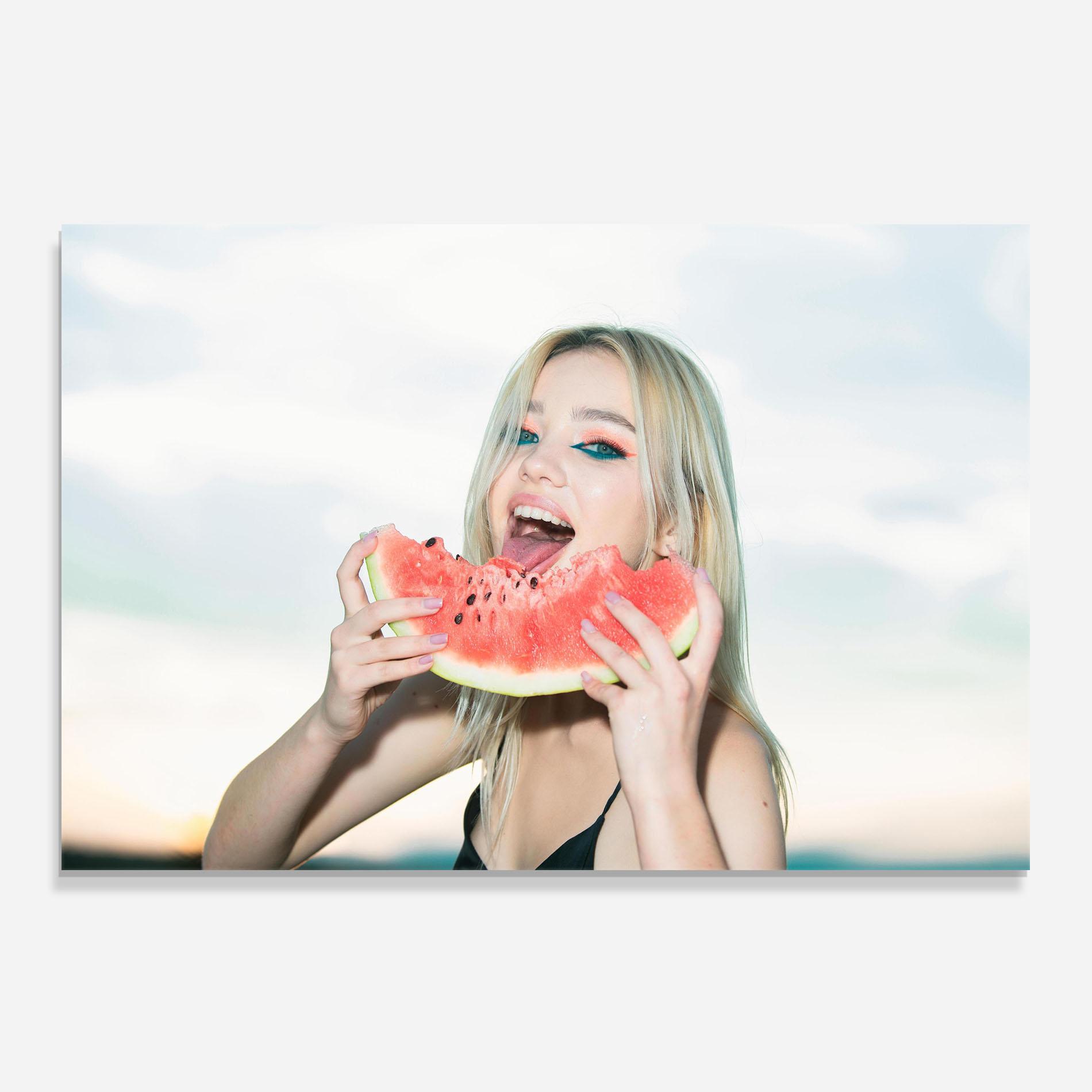 Panel Szklany do Kuchni Eating Watermelon mockup 0