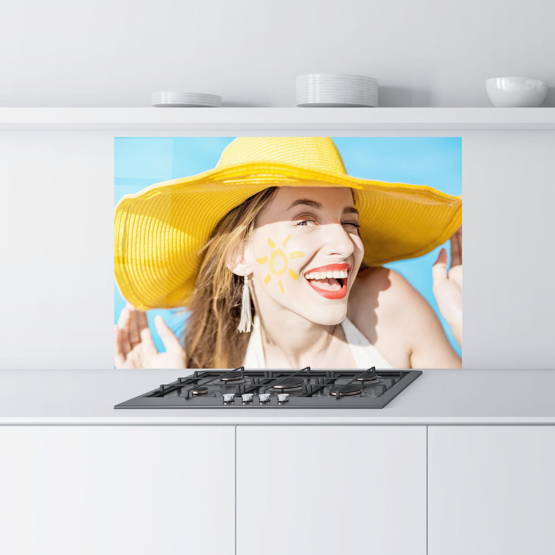 Panel Szklany do Kuchni Yellow Hat Woman mockup 9