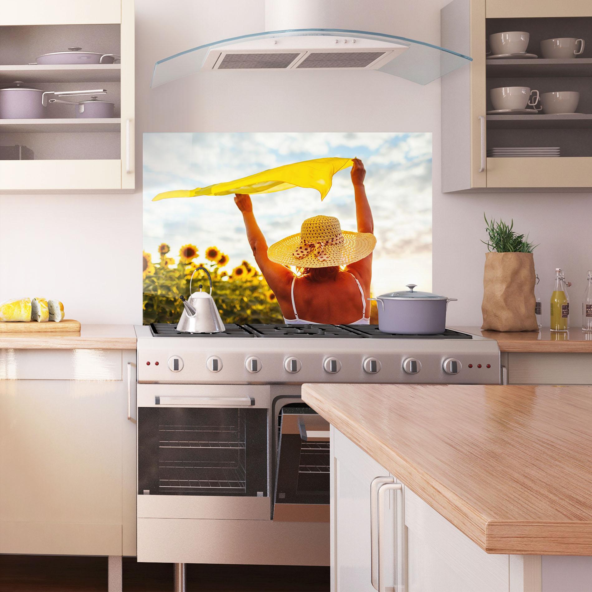 Panel Szklany do Kuchni Senior Woman Summer mockup 1