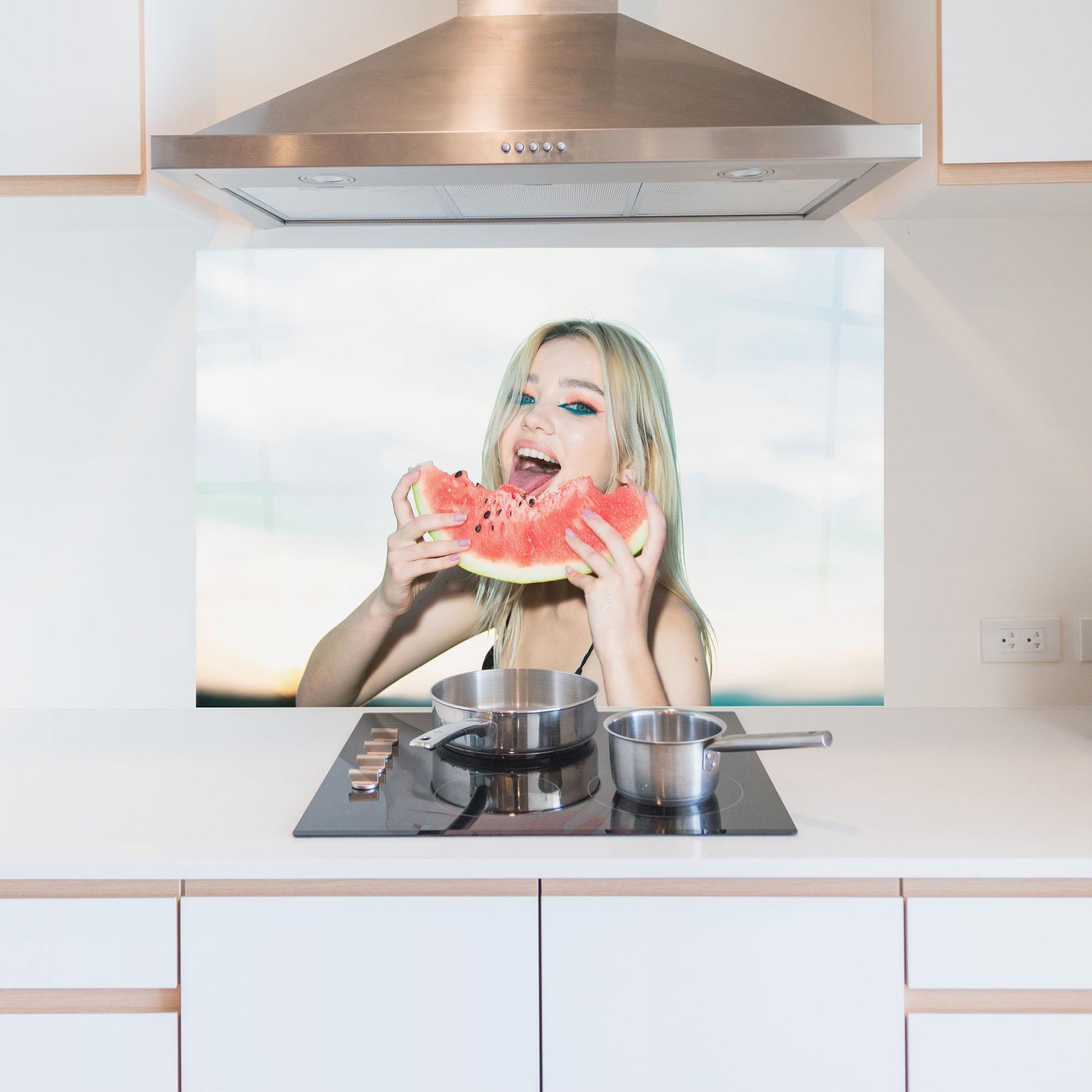 Panel Szklany do Kuchni Eating Watermelon mockup 5