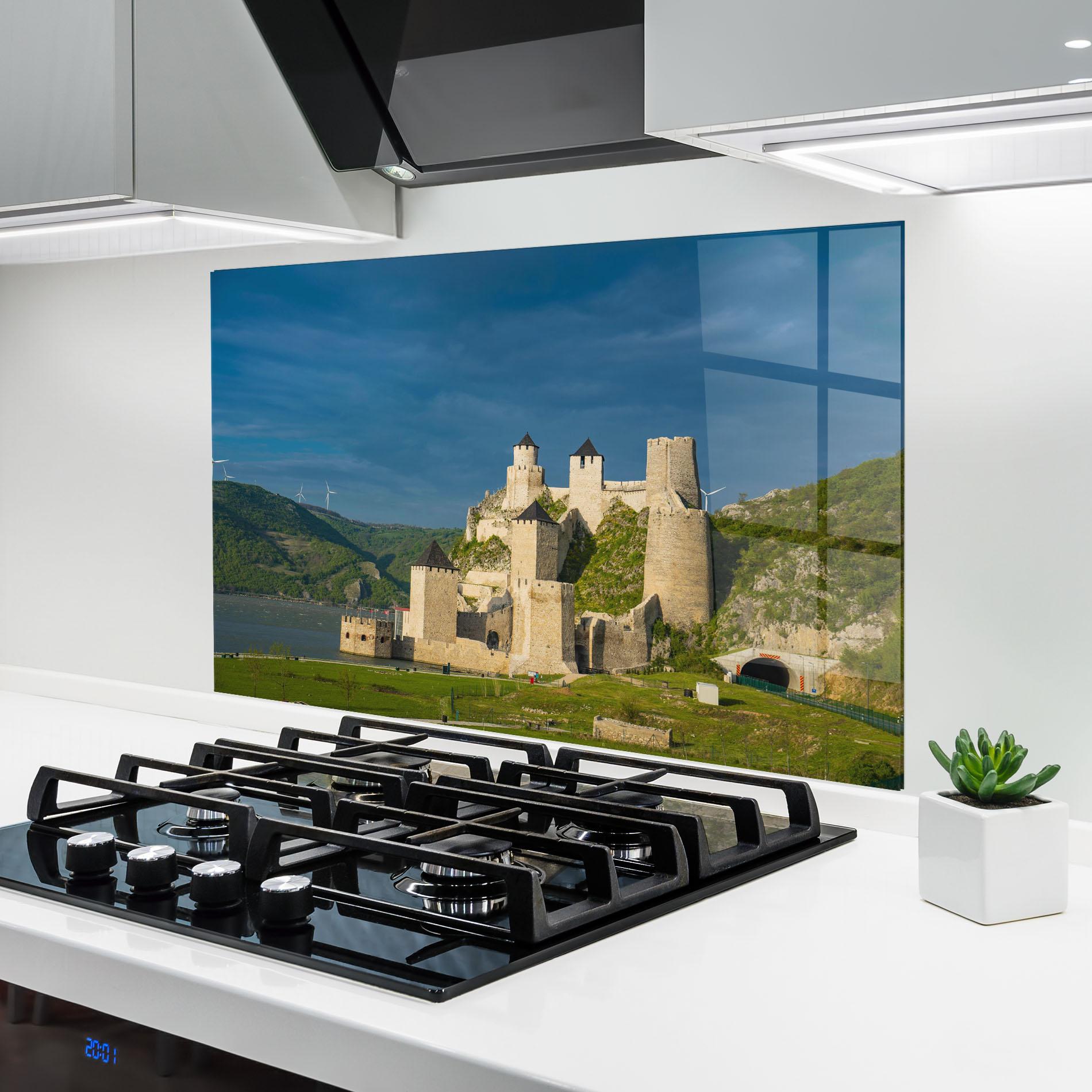 Panel Szklany do Kuchni Medieval Golubac Serbia mockup 6