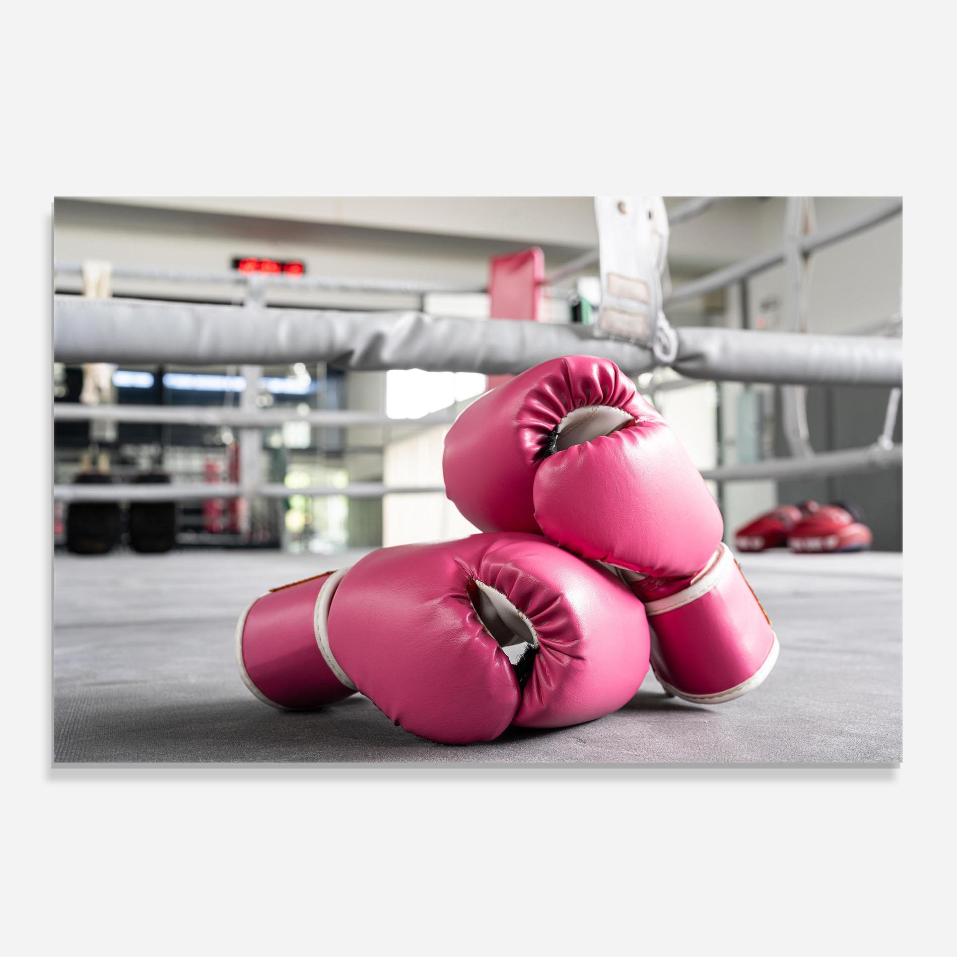 Panel Szklany do Kuchni Pink Boxing Gloves mockup 0