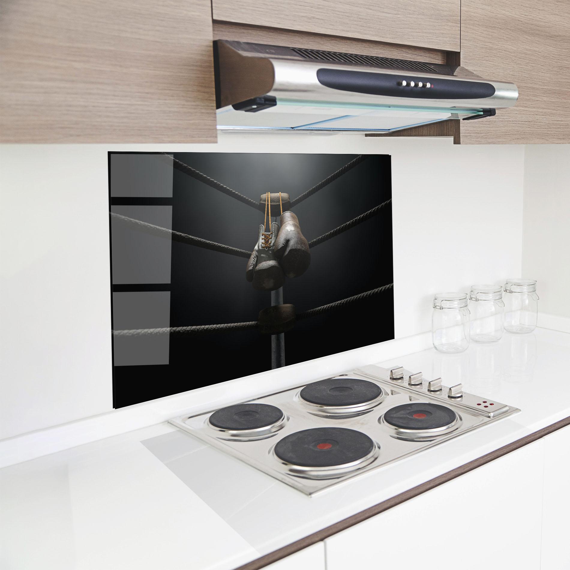 Panel Szklany do Kuchni Black Boxing Glove mockup 8