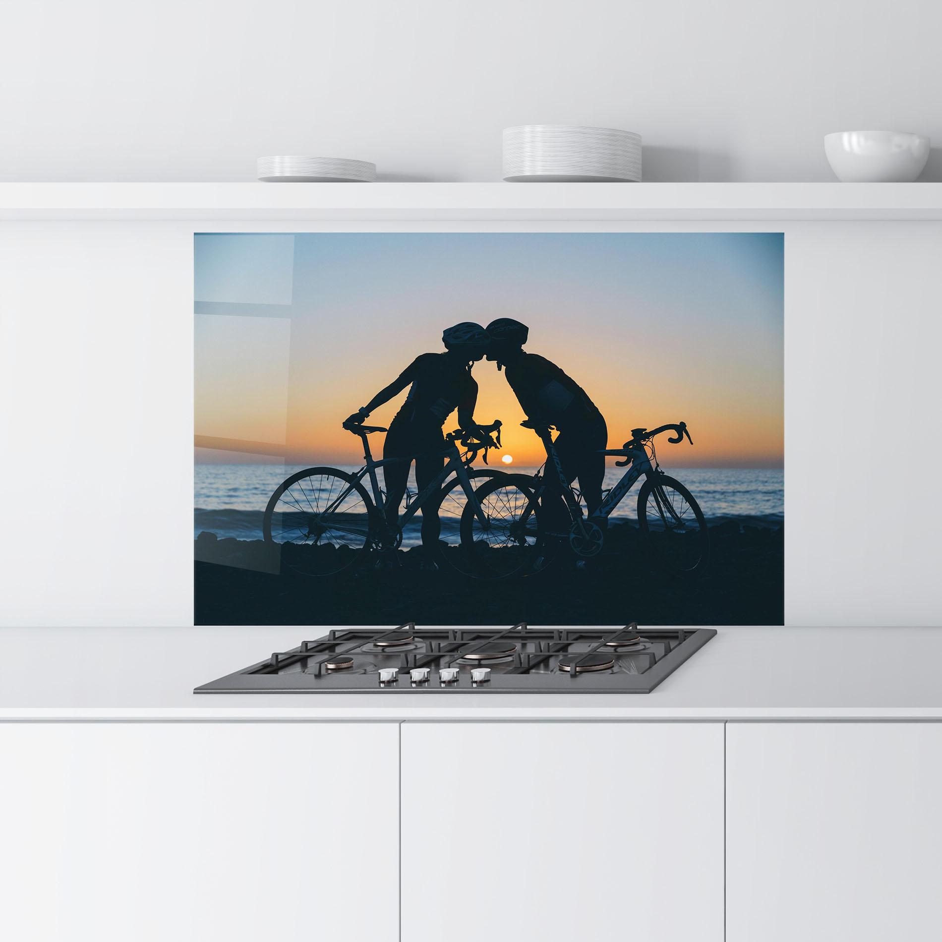 Panel Szklany do Kuchni Bike Couple Kissing mockup 9