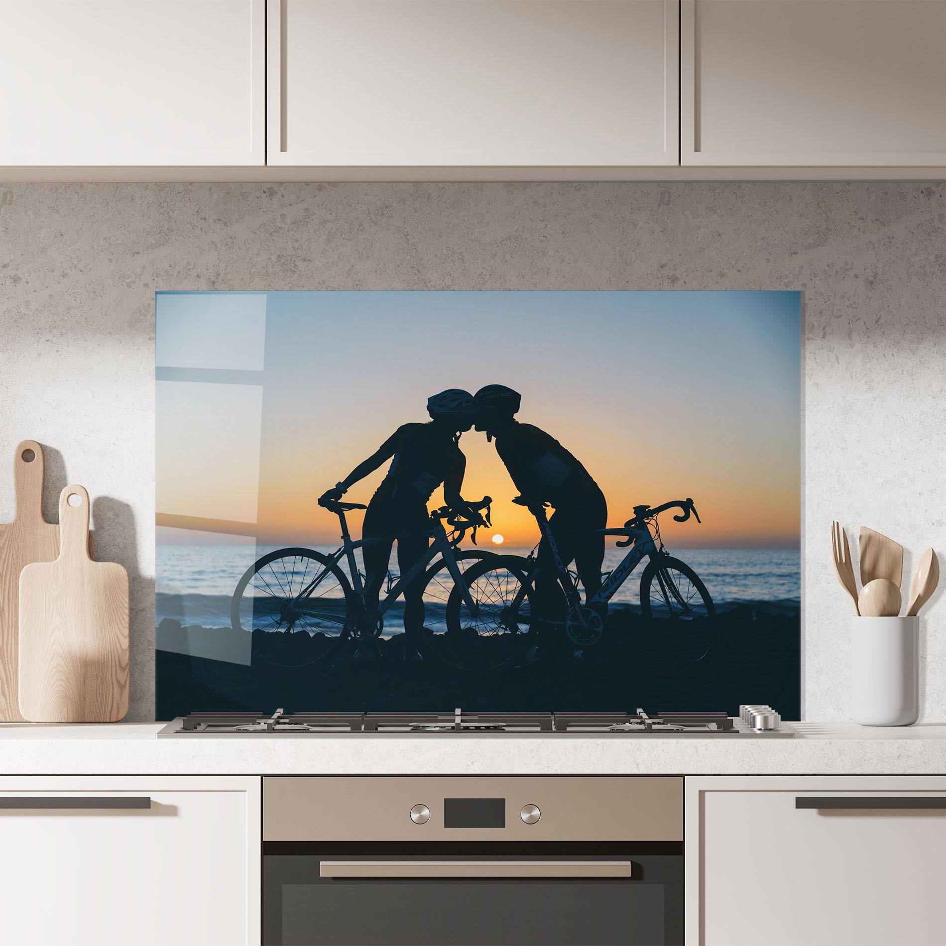 Panel Szklany do Kuchni Bike Couple Kissing mockup 7