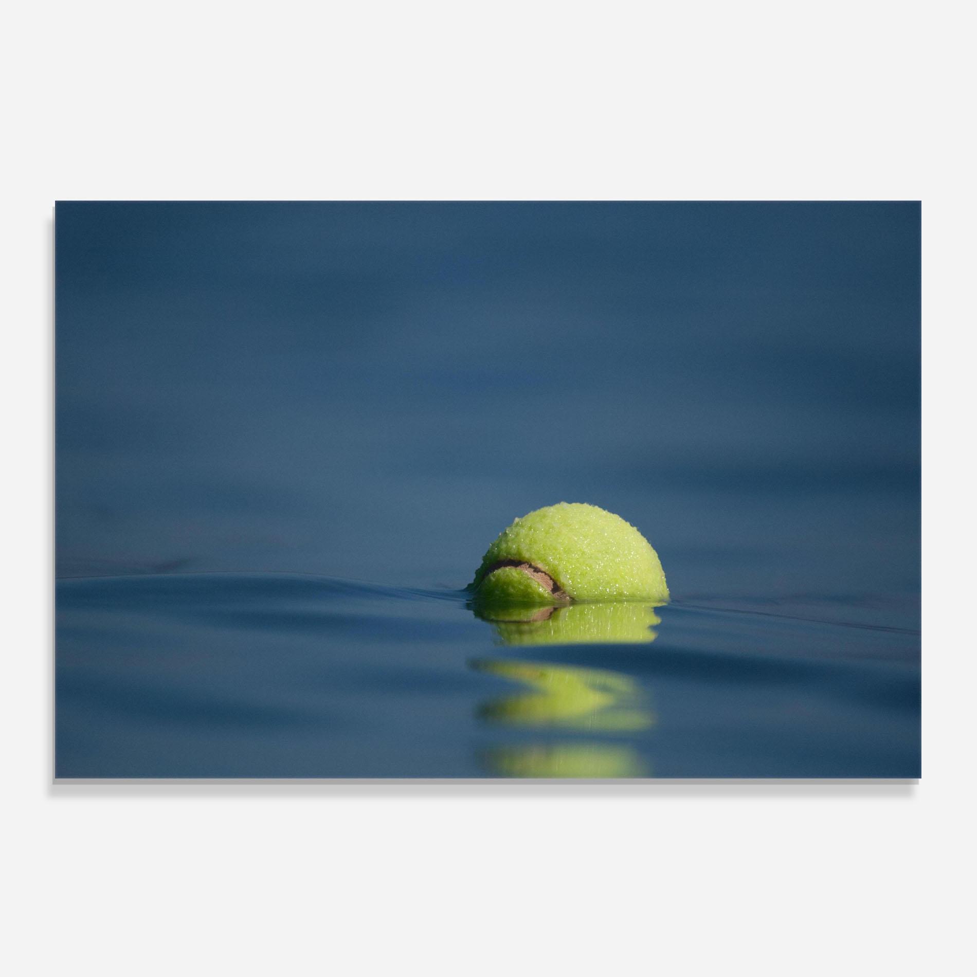Panel Szklany do Kuchni Tennis Ball In Water mockup 0