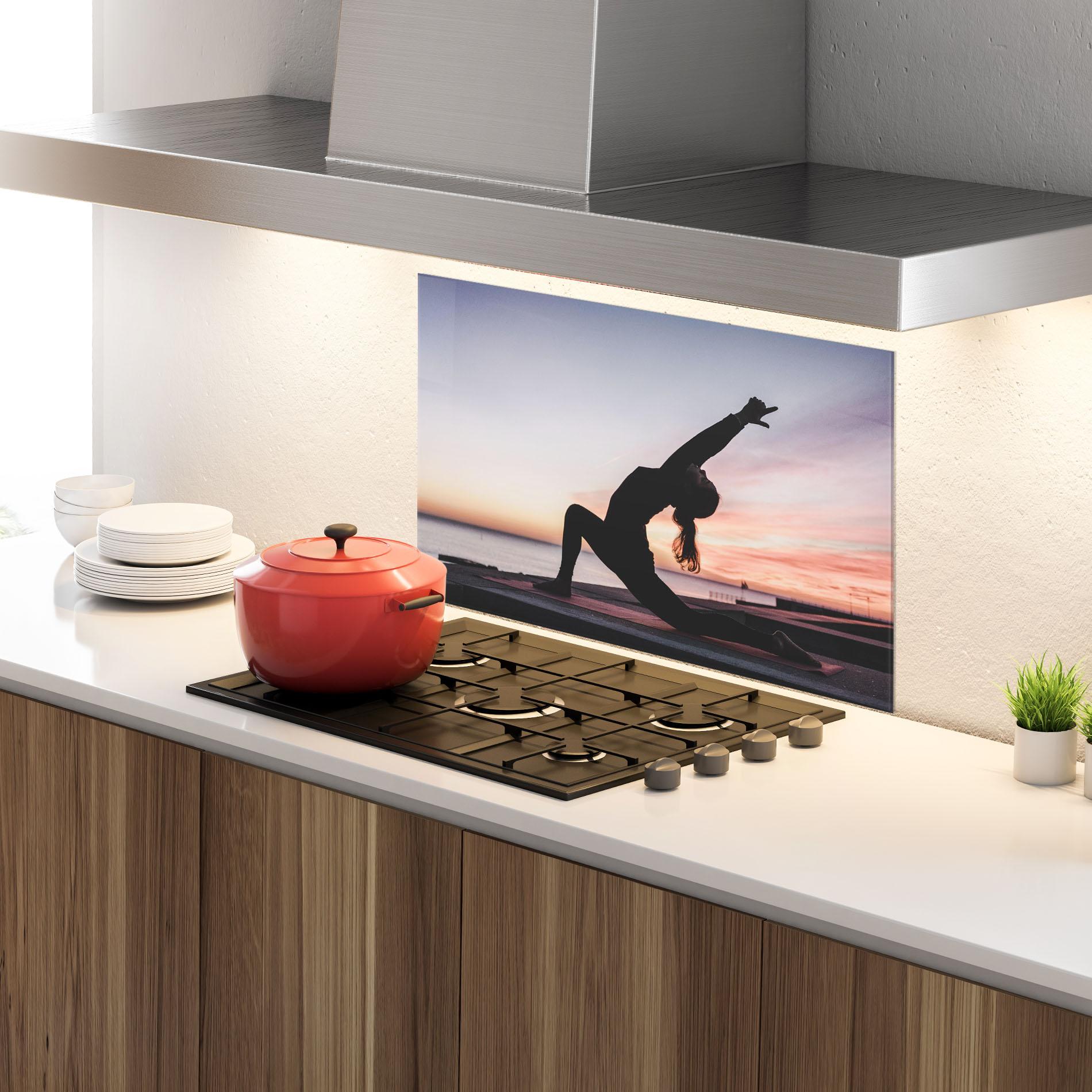 Panel Szklany do Kuchni Purple Sky Yoga mockup 4