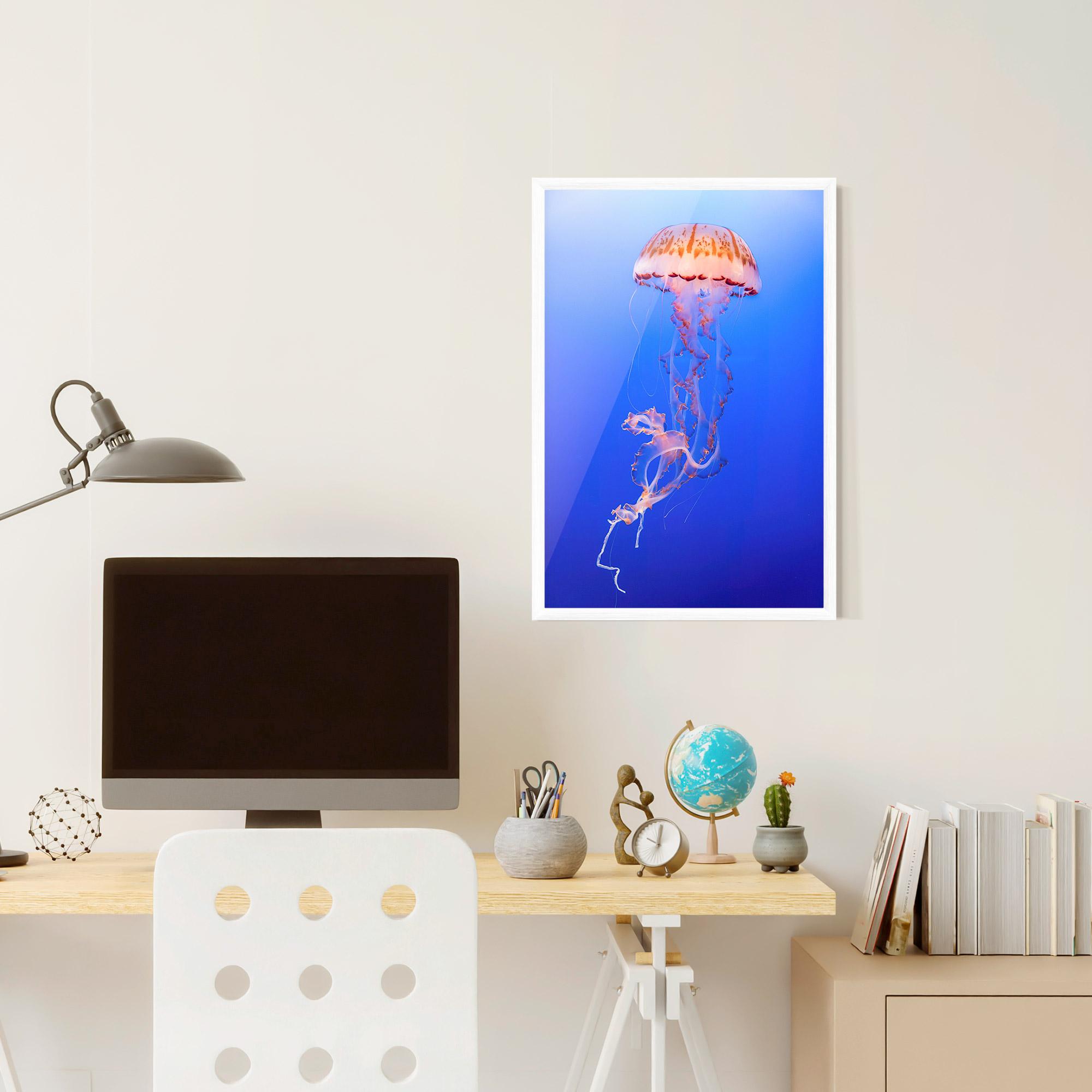 Plakat w Ramie Pretty White Jellyfish mockup 6