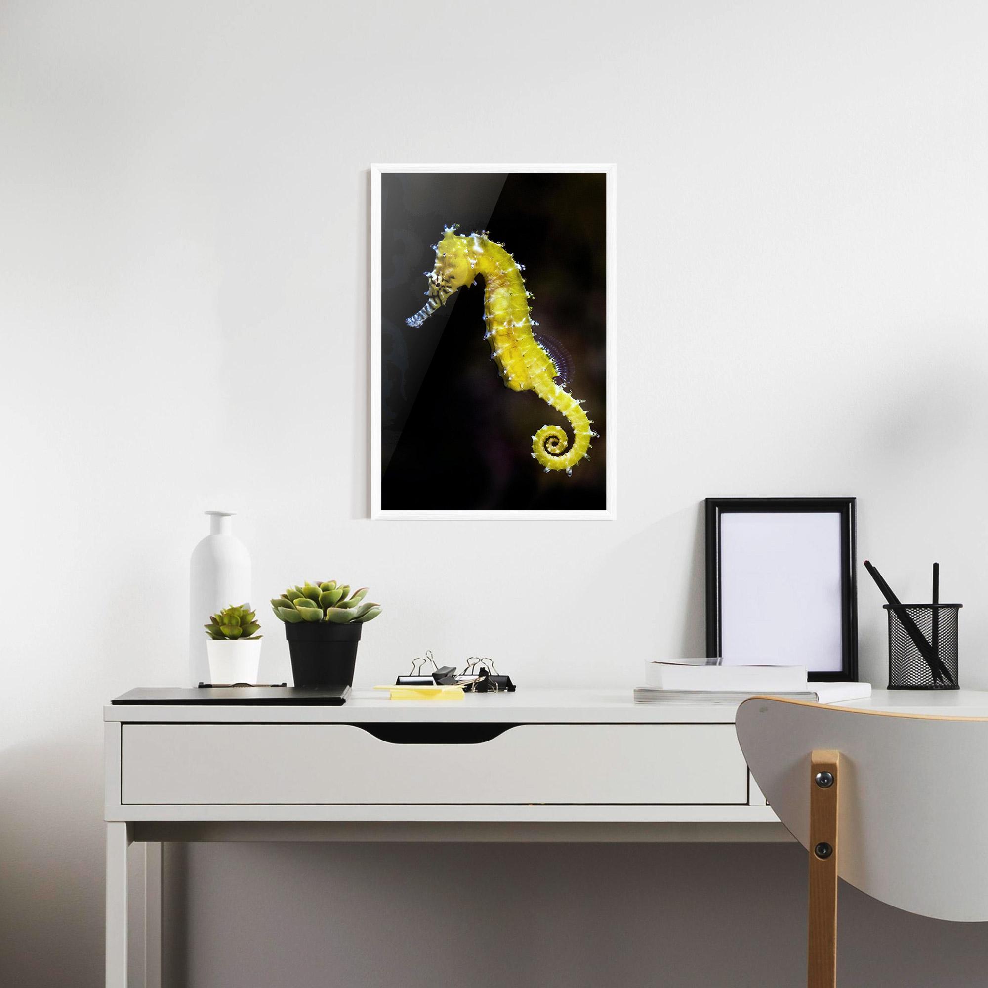 Plakat w Ramie Yellow Seahorse mockup 7