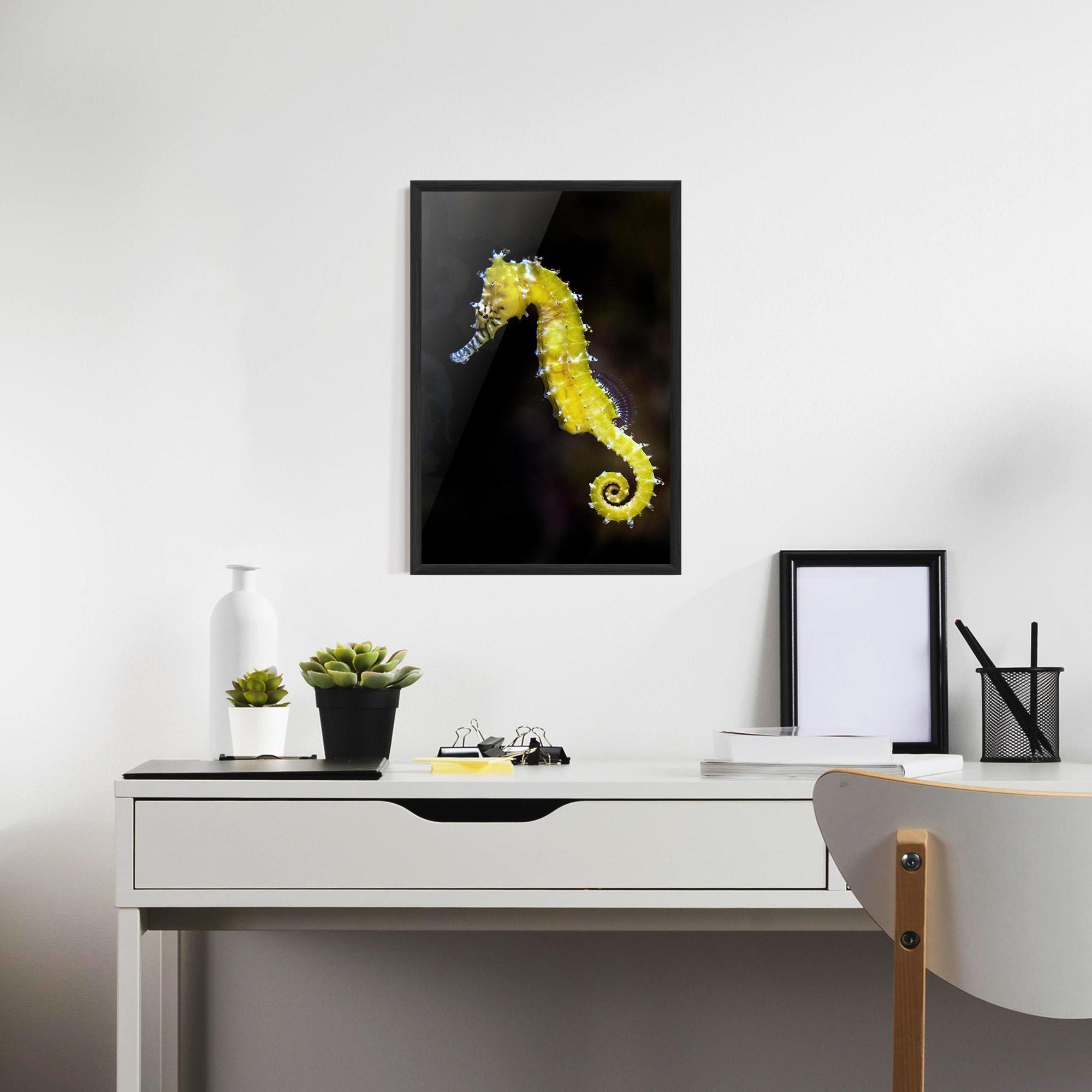 Plakat w Ramie Yellow Seahorse mockup 7