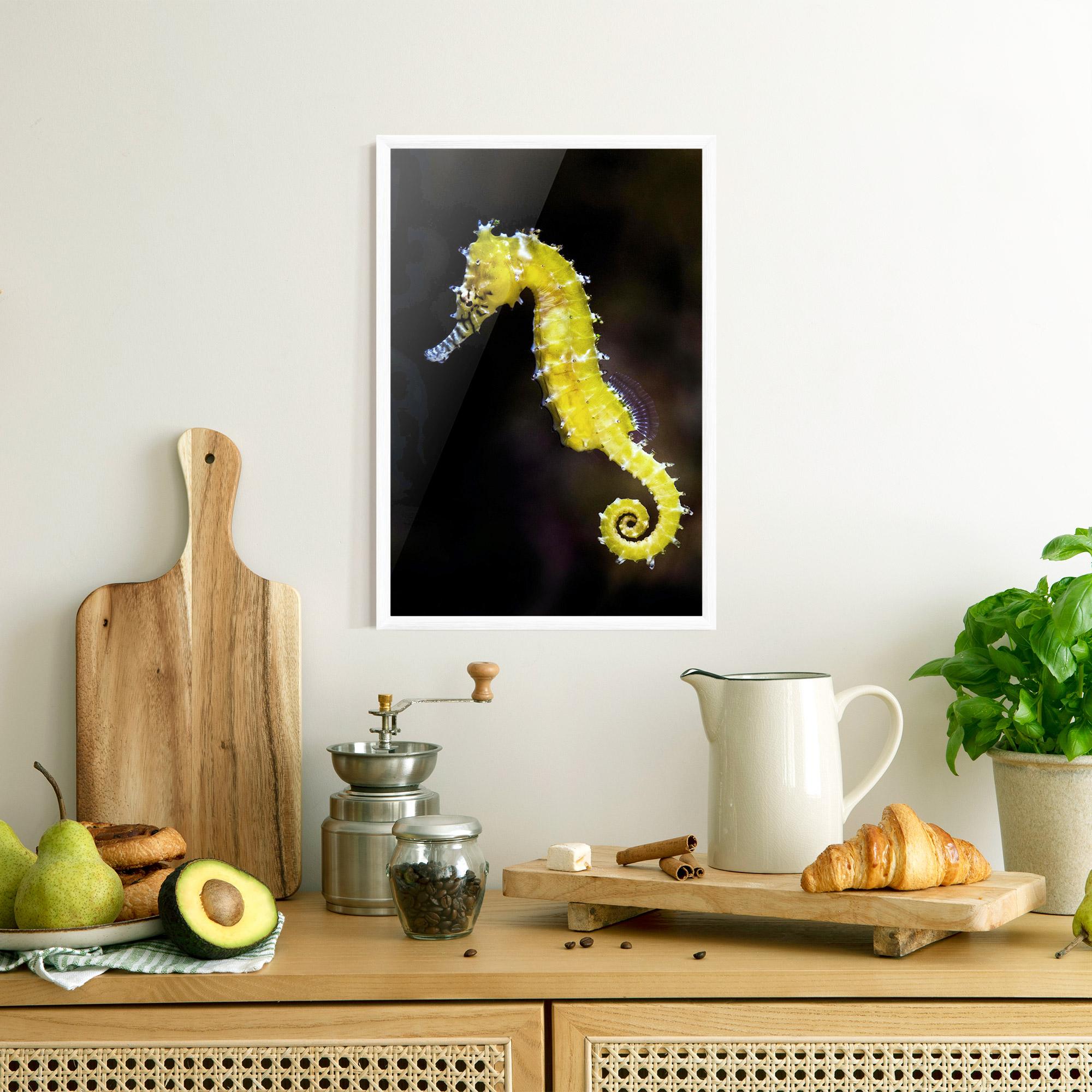 Plakat w Ramie Yellow Seahorse mockup 8
