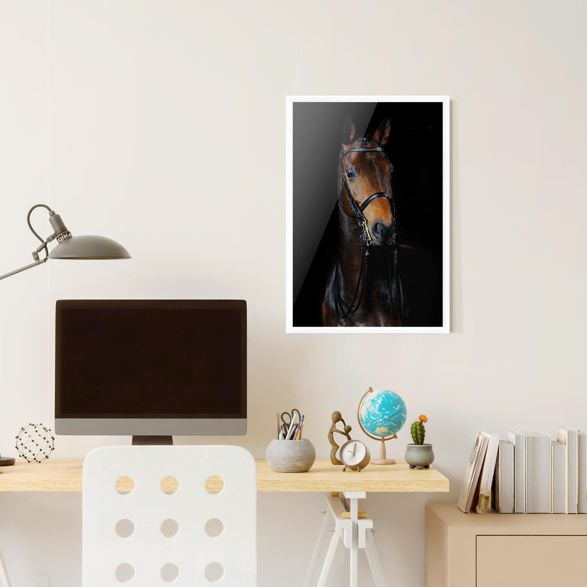 Plakat w Ramie Brown Horse On Black mockup 6