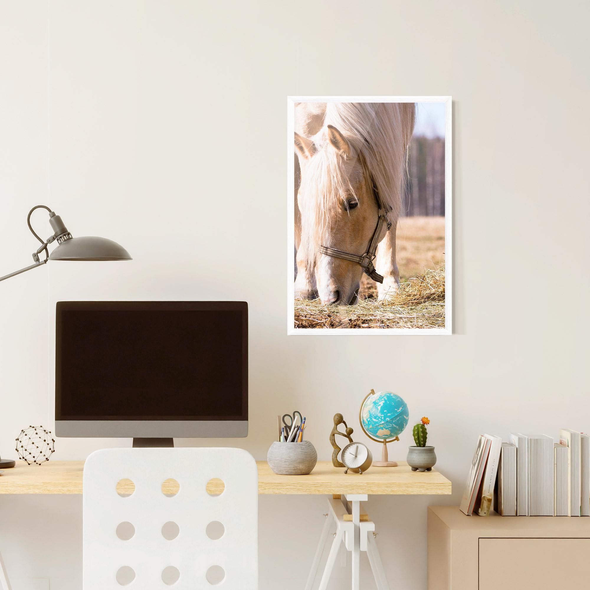 Plakat w Ramie Cream Horse Eating mockup 6