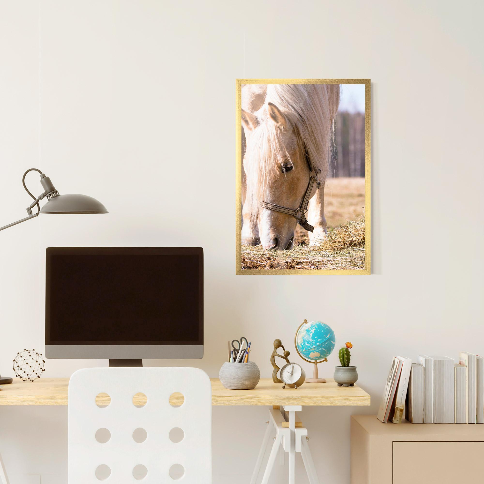 Plakat w Ramie Cream Horse Eating mockup 6