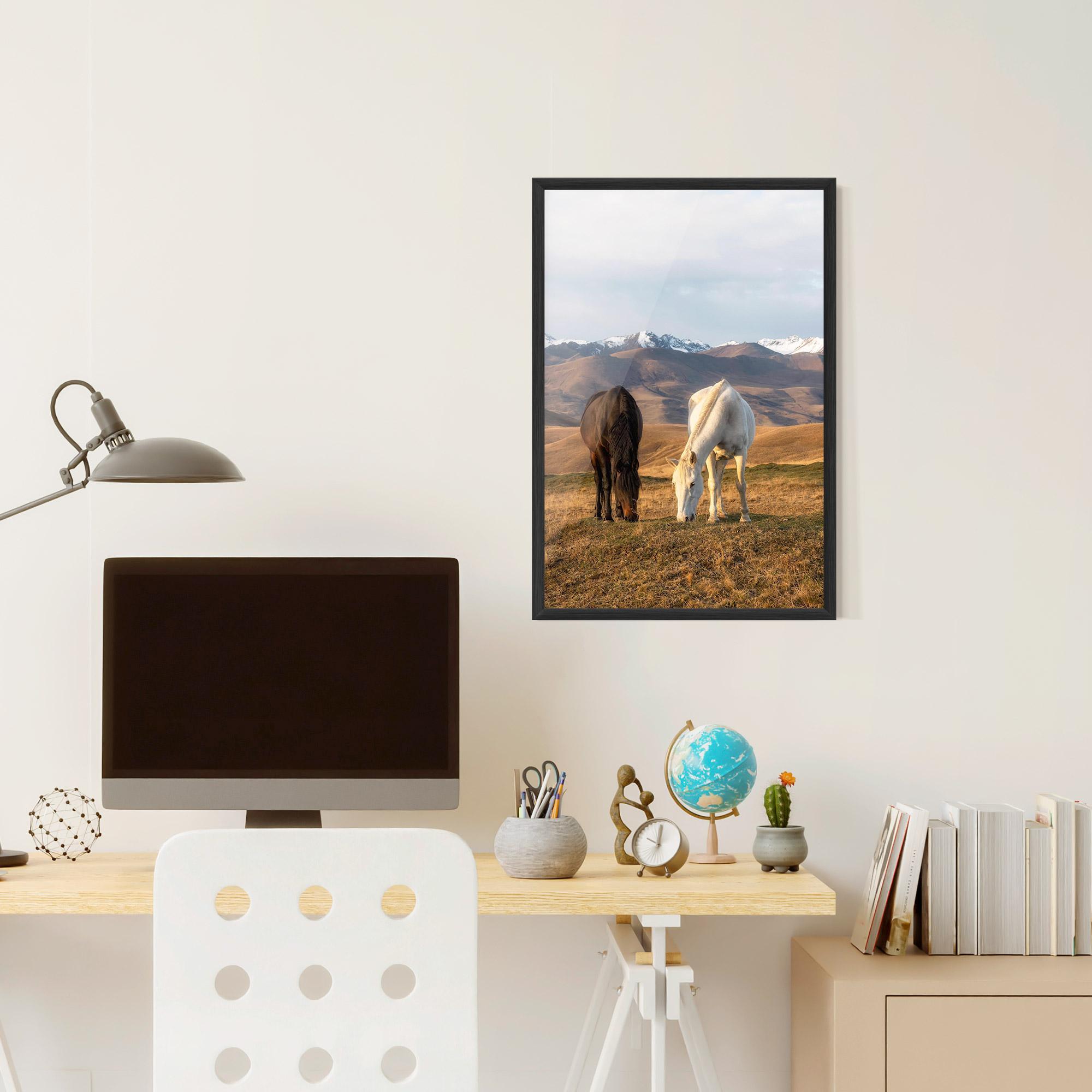 Plakat w Ramie Mountain Horses mockup 6