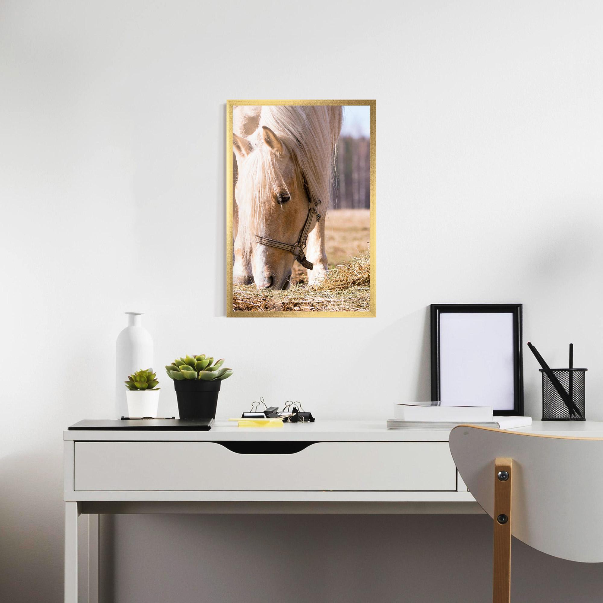 Plakat w Ramie Cream Horse Eating mockup 7