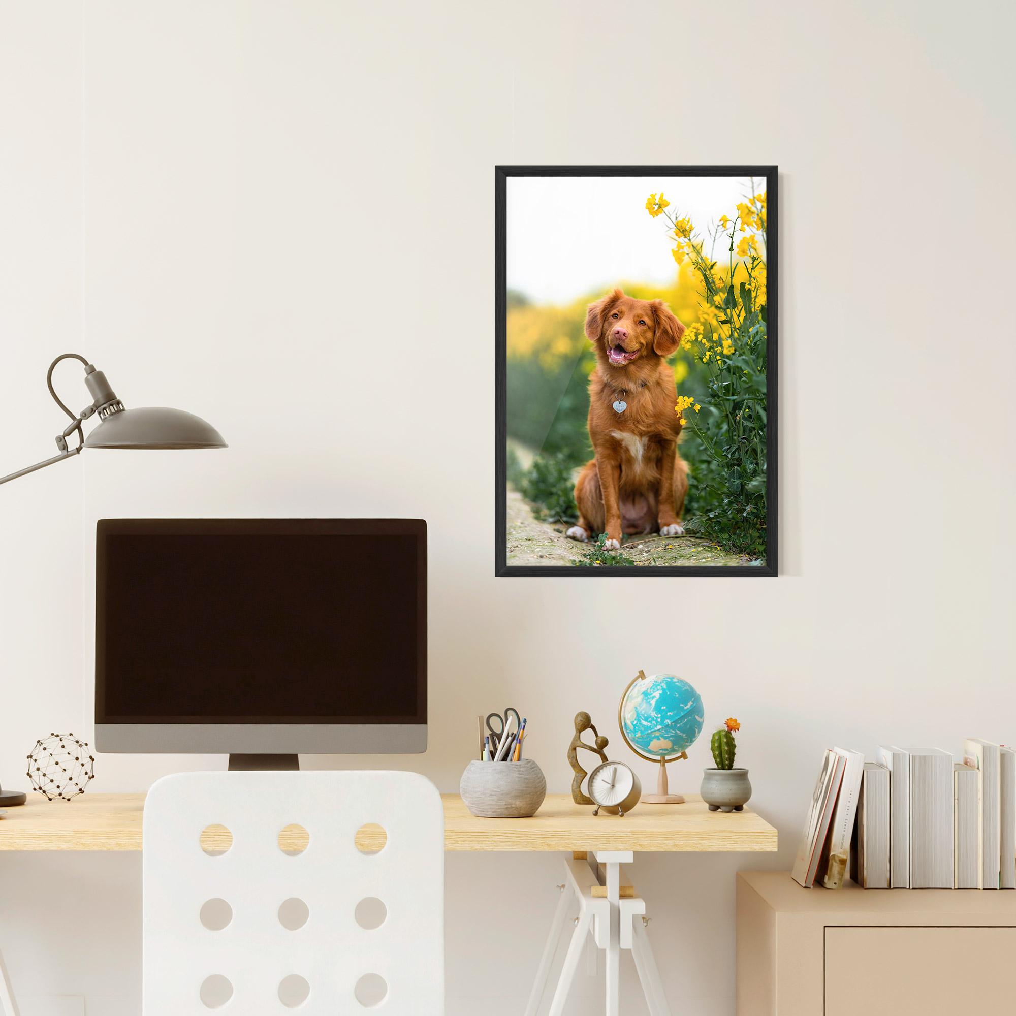 Plakat w Ramie Dog Yellow Flowers mockup 6