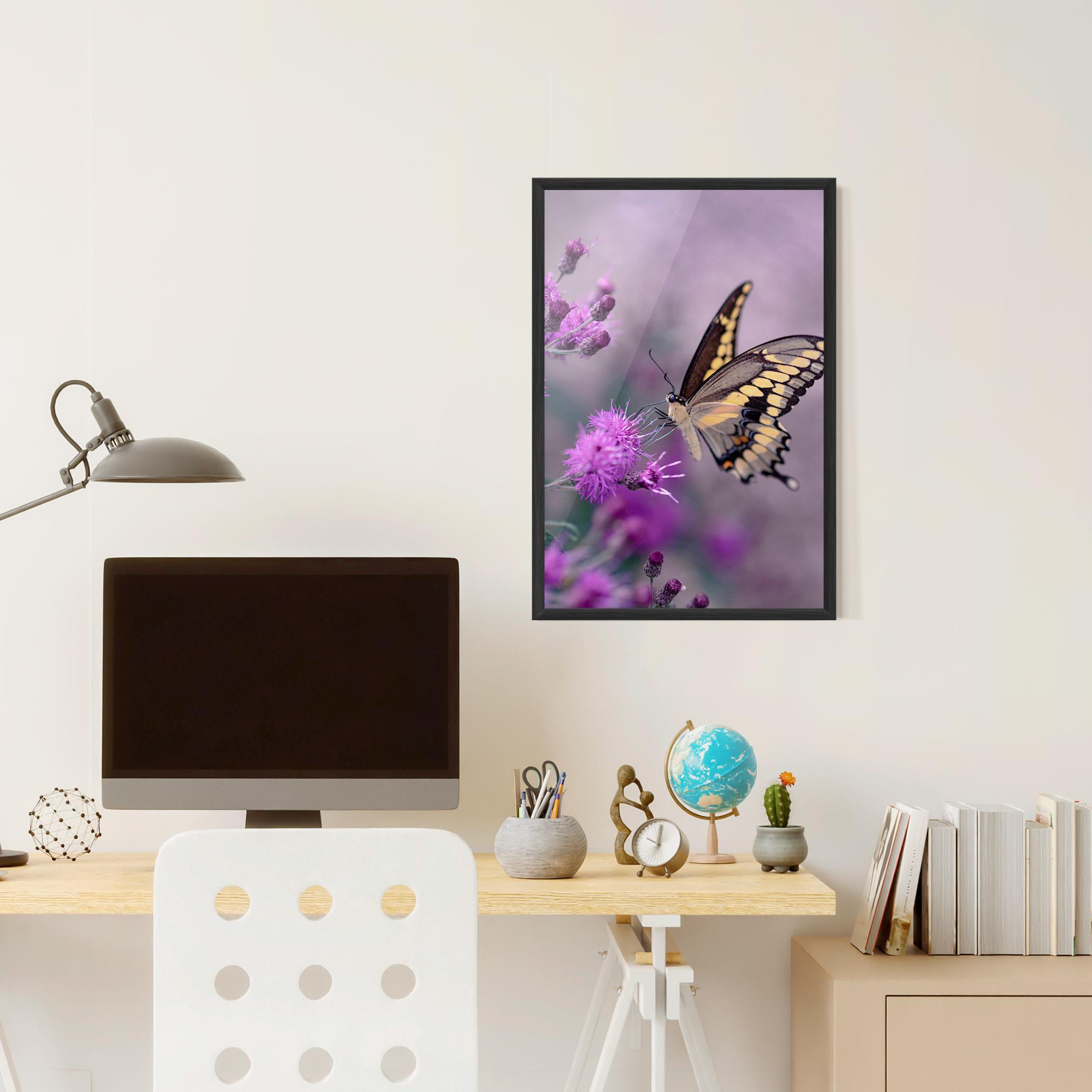 Plakat w Ramie Cream Black Butterfly mockup 6