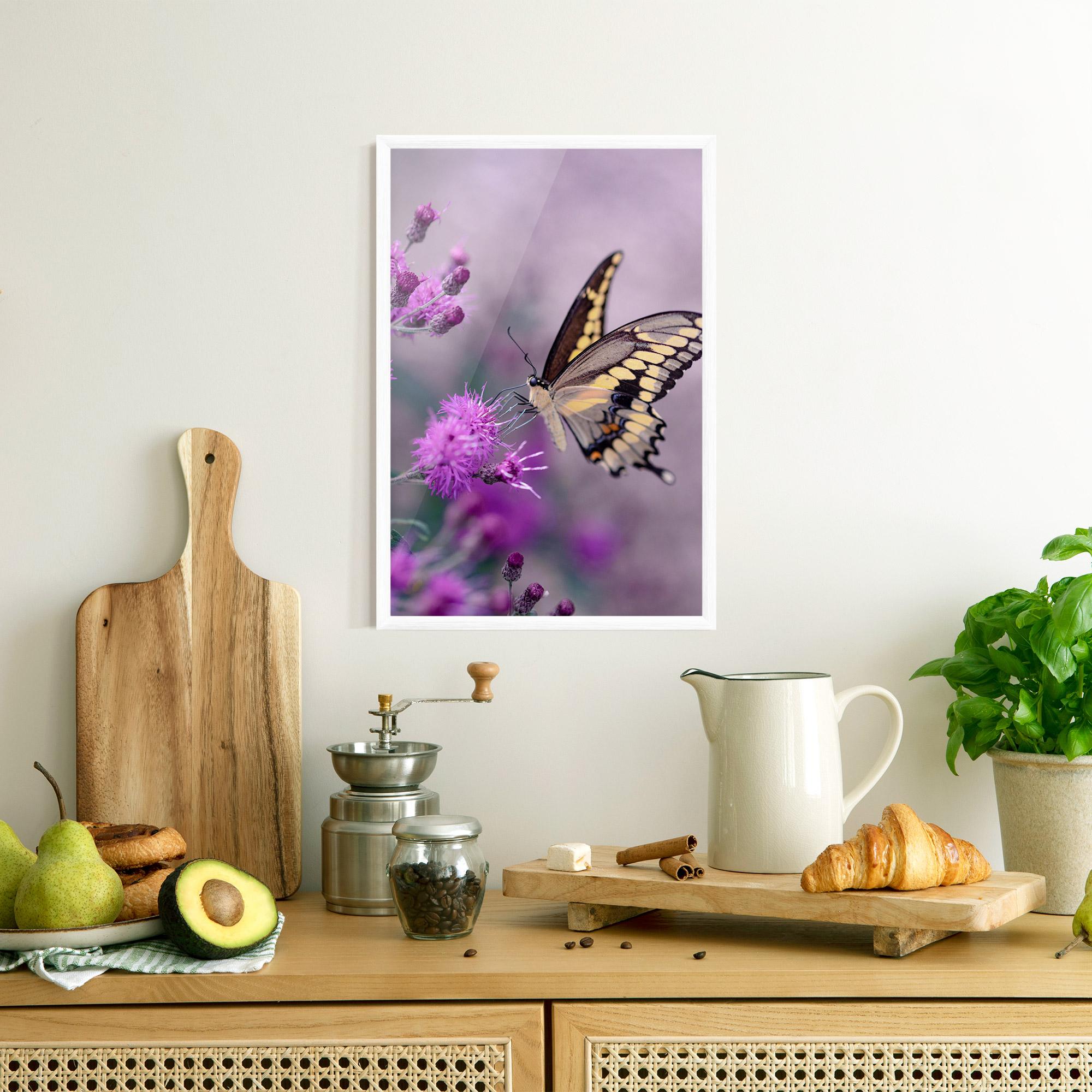 Plakat w Ramie Cream Black Butterfly mockup 8