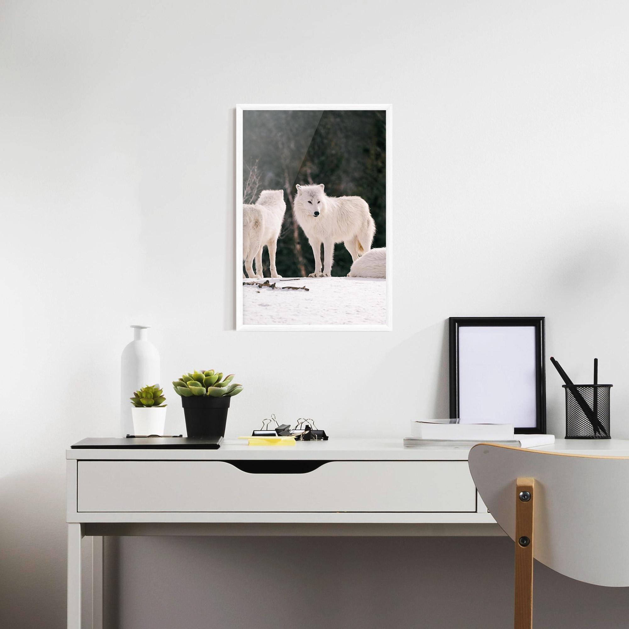 Plakat w Ramie White Wolf Waiting mockup 7
