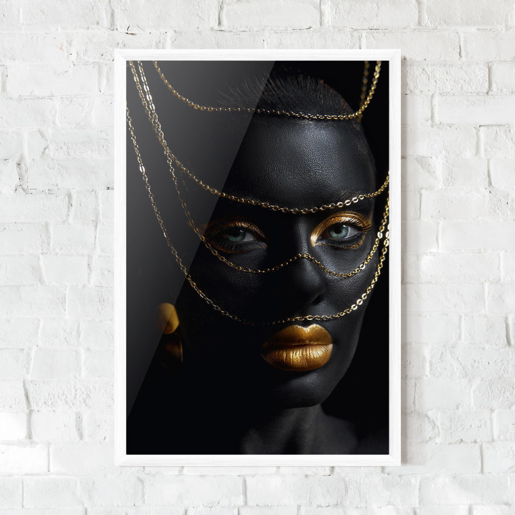 Plakat w Ramie Gold Chain Green Eyes mockup 0