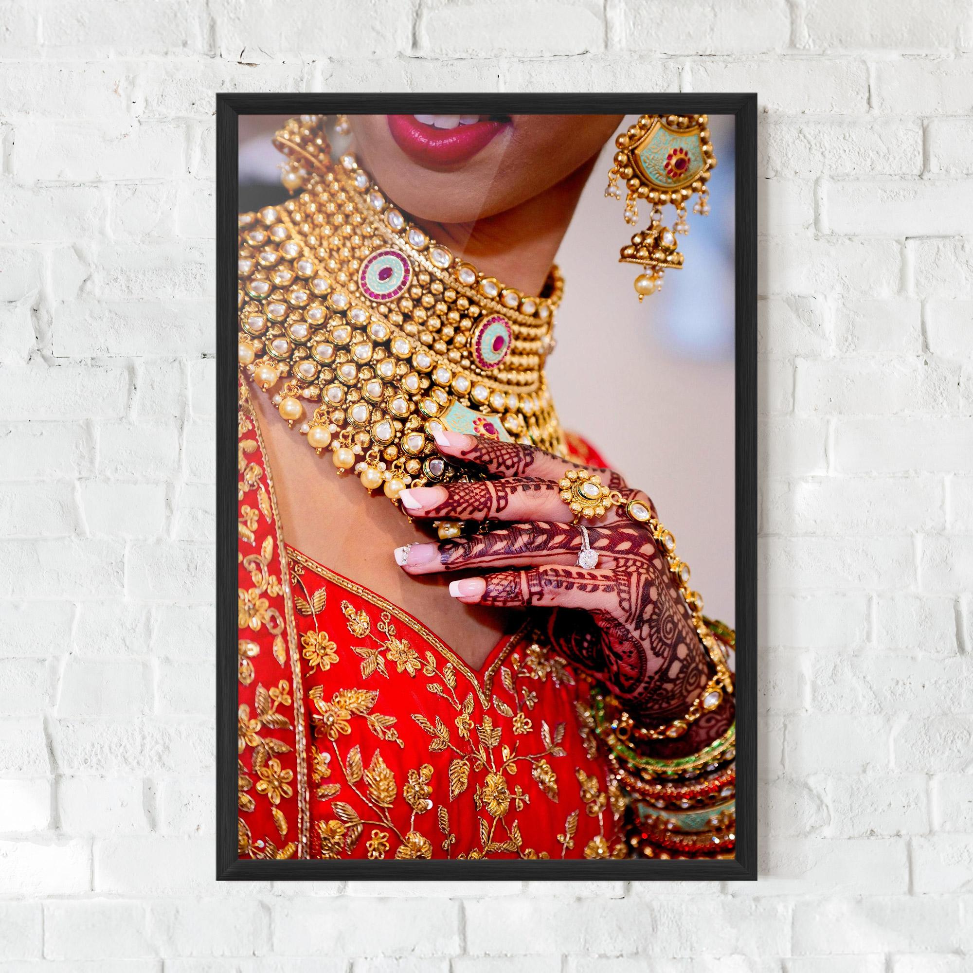 Plakat w Ramie Gold Beautiful Jewelry mockup 0