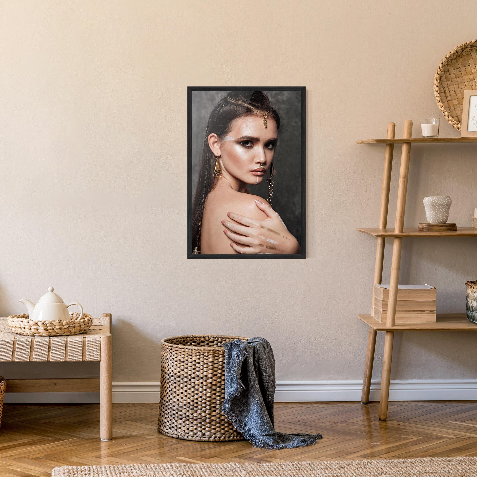 Plakat w Ramie Gold Triangle Earring mockup 9