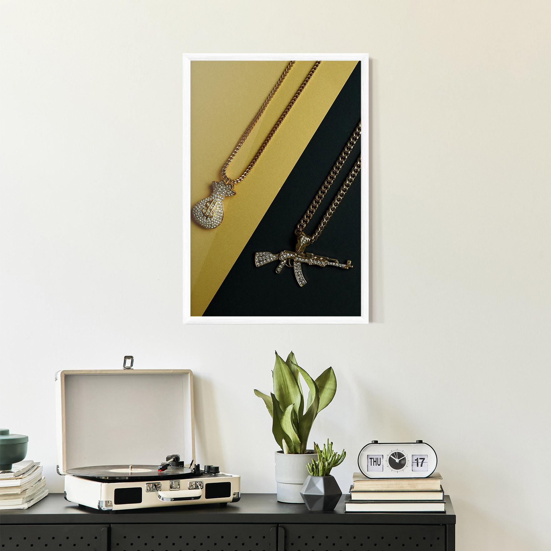 Plakat w Ramie Gun Neckace mockup 2