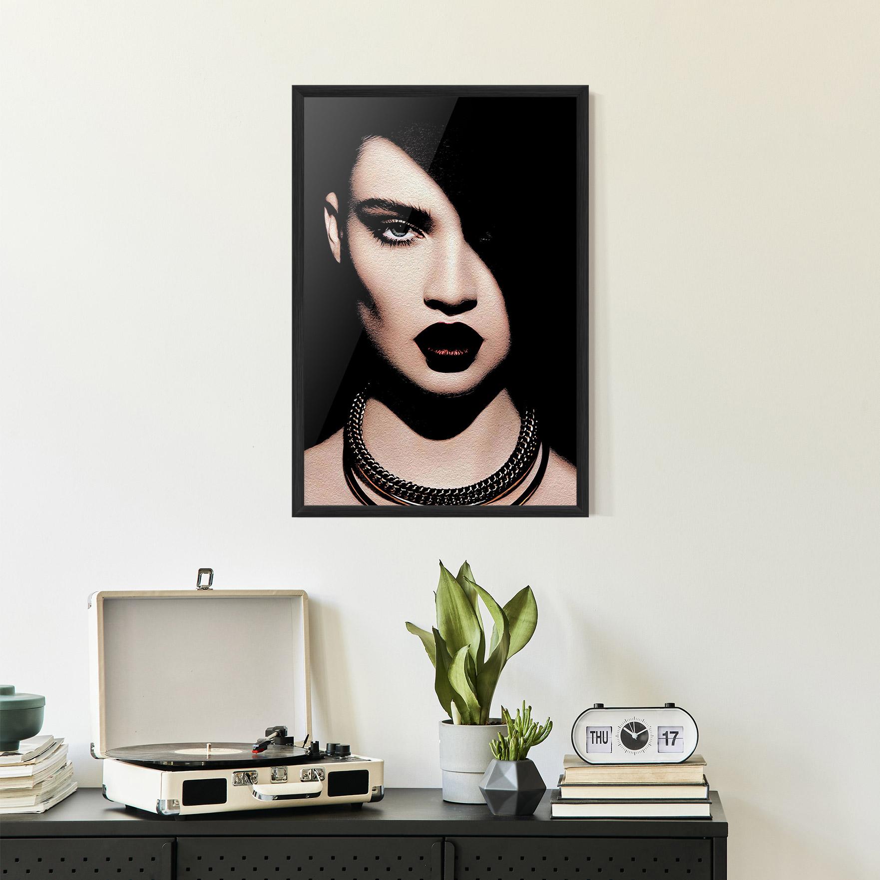 Plakat w Ramie Gold Necklace mockup 2