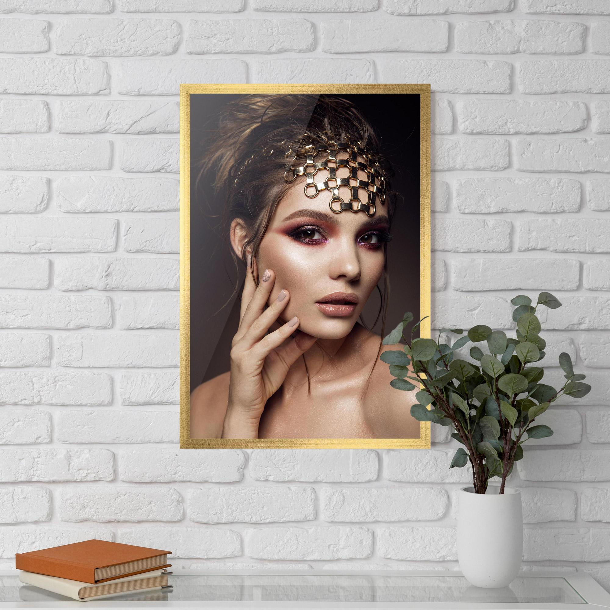 Plakat w Ramie Head Accessory mockup 5