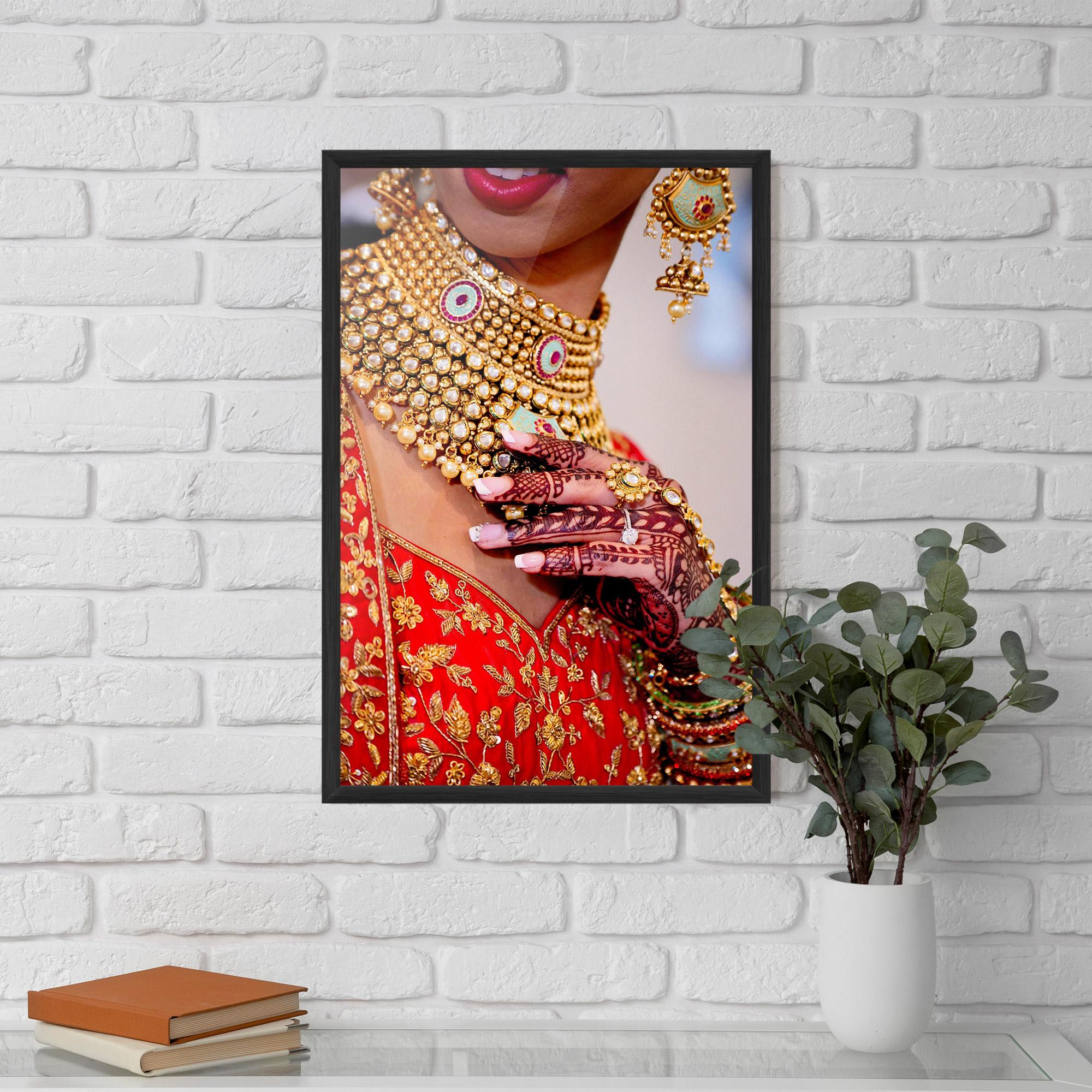 Plakat w Ramie Gold Beautiful Jewelry mockup 5