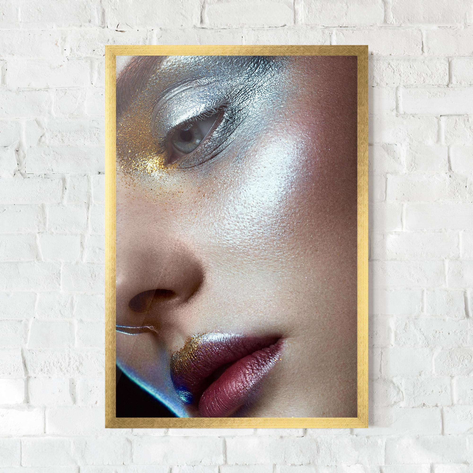 Plakat w Ramie Golden Silver Makeup mockup 0