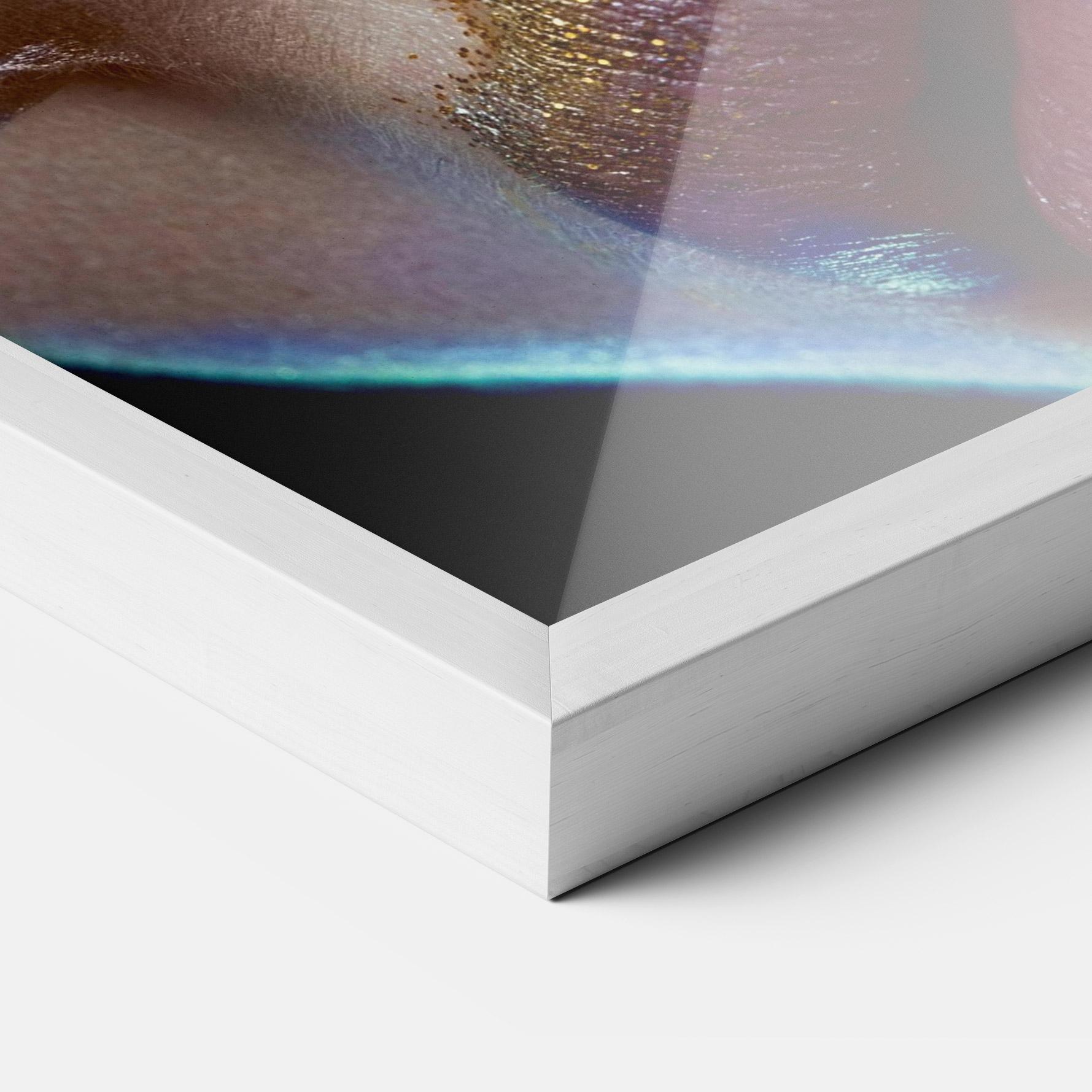 Plakat w Ramie Golden Silver Makeup mockup 3