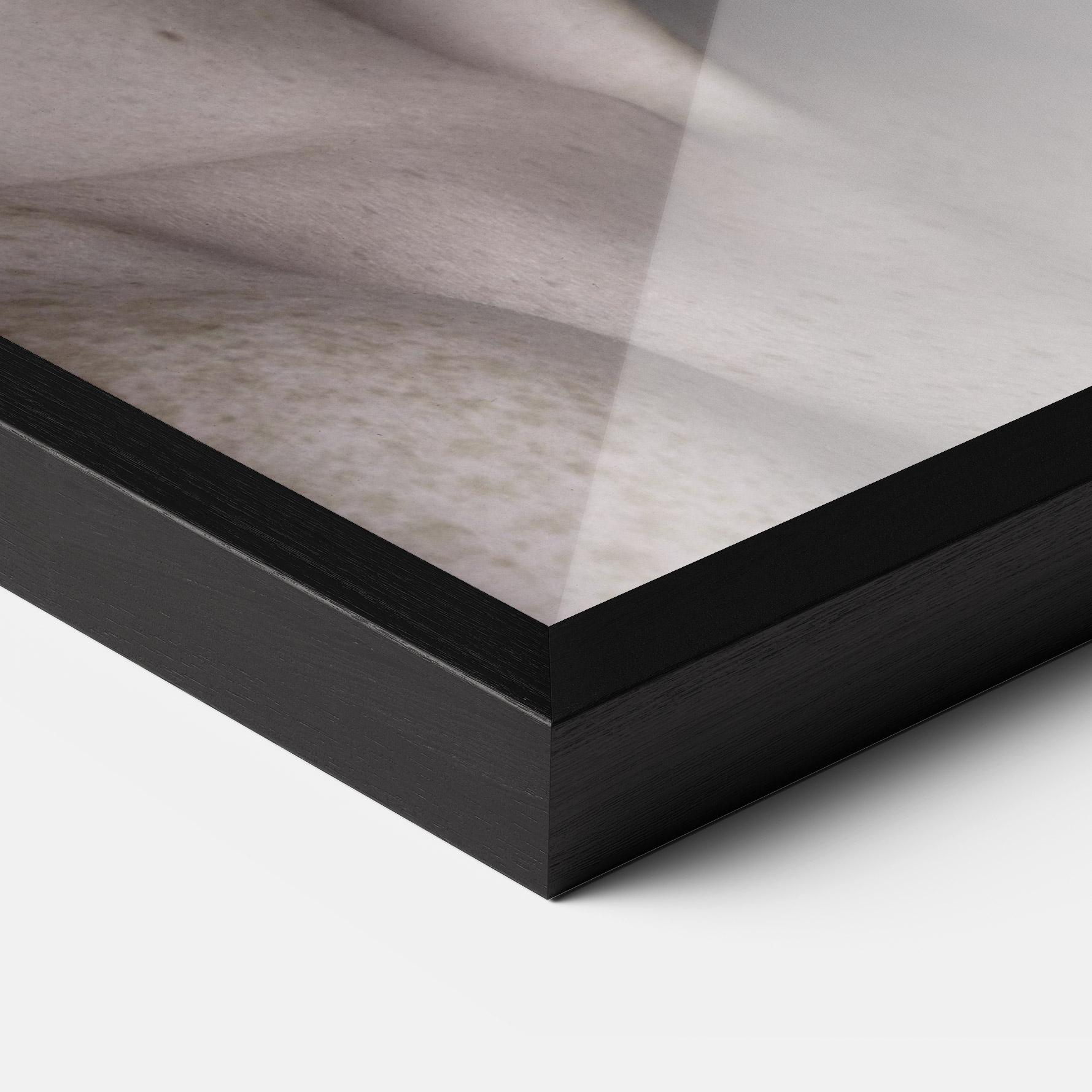 Plakat w Ramie Pretty Blue Makeup mockup 3