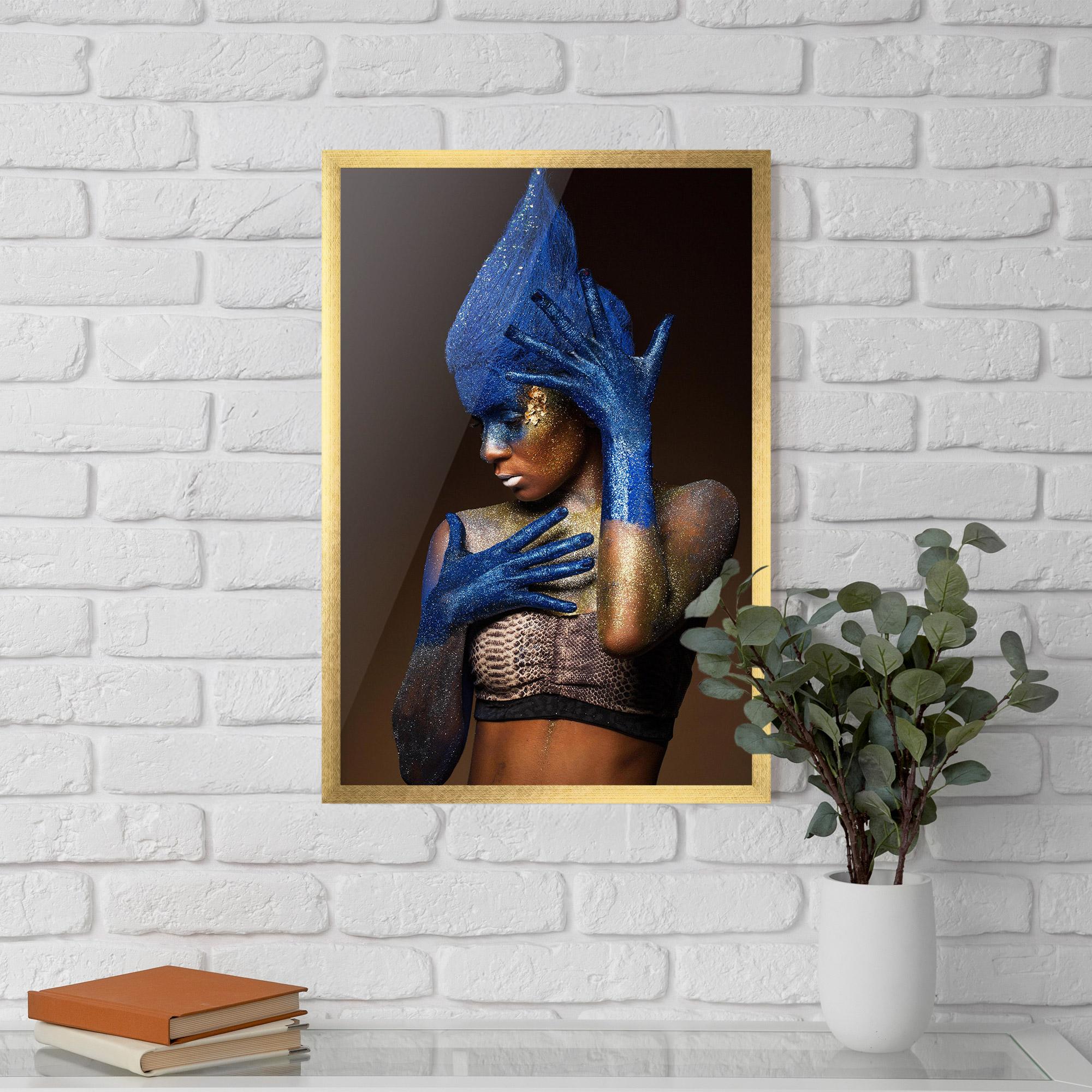 Plakat w Ramie Blue Hands Makeup mockup 5