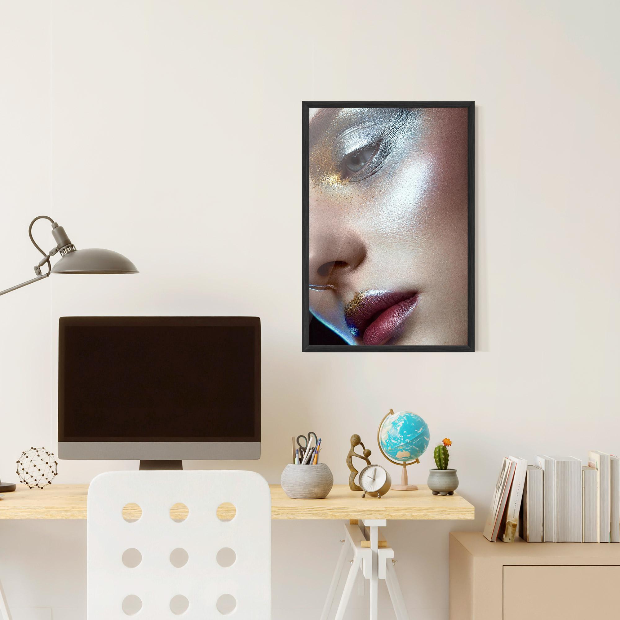 Plakat w Ramie Golden Silver Makeup mockup 6