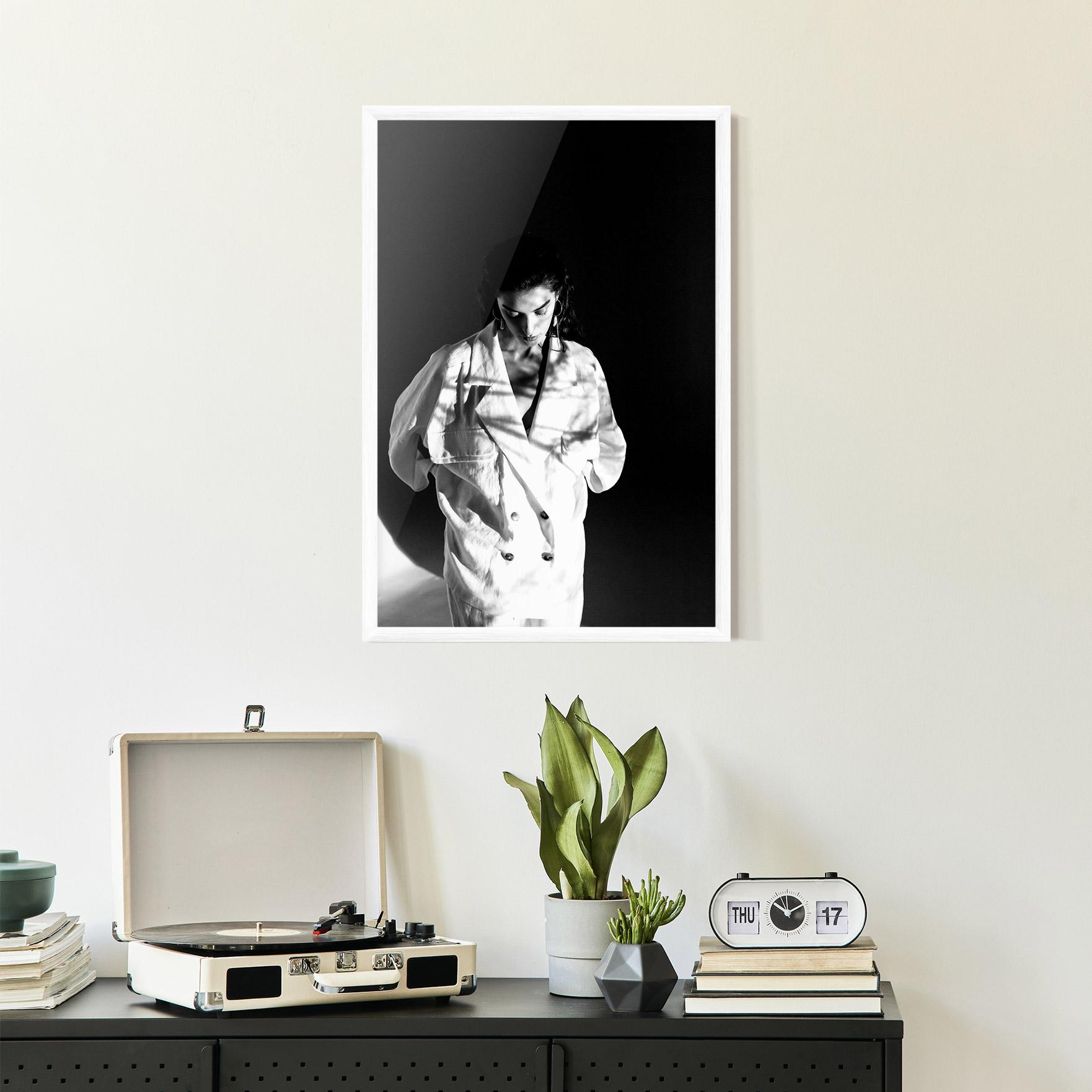 Plakat w Ramie Woman Black Wall mockup 2