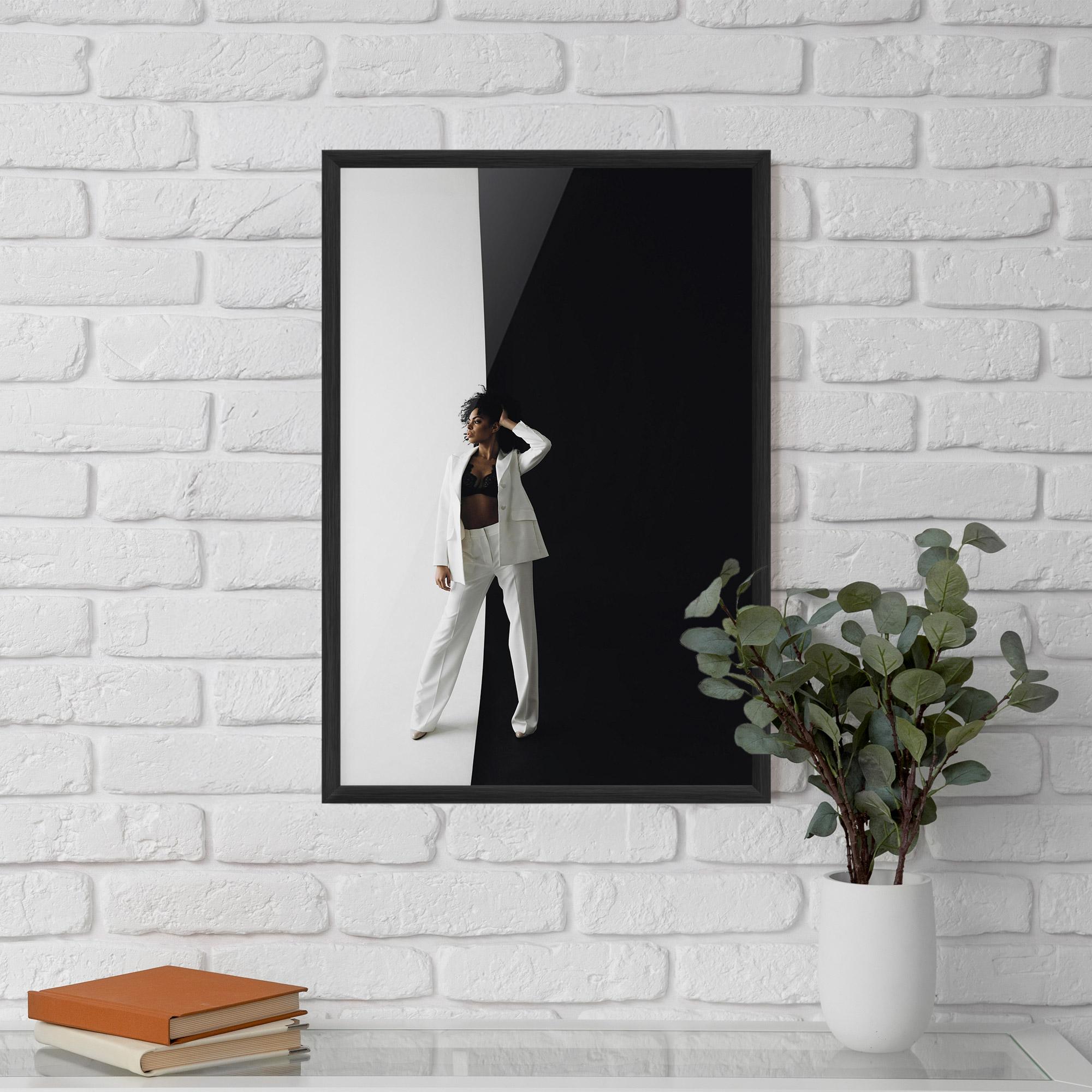 Plakat w Ramie African Girl White Outfit mockup 5