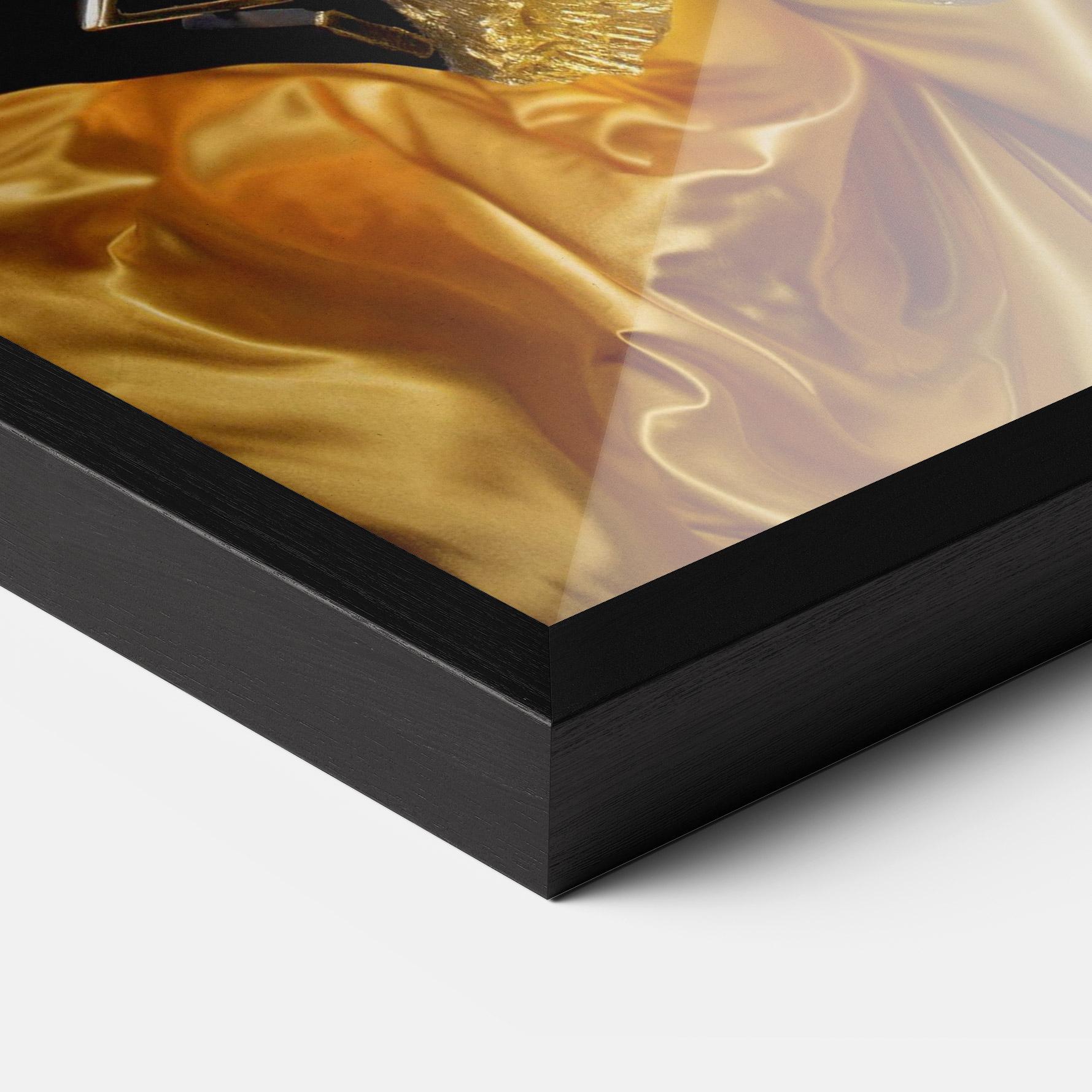 Plakat w Ramie Glamorous Gold Outfit mockup 3