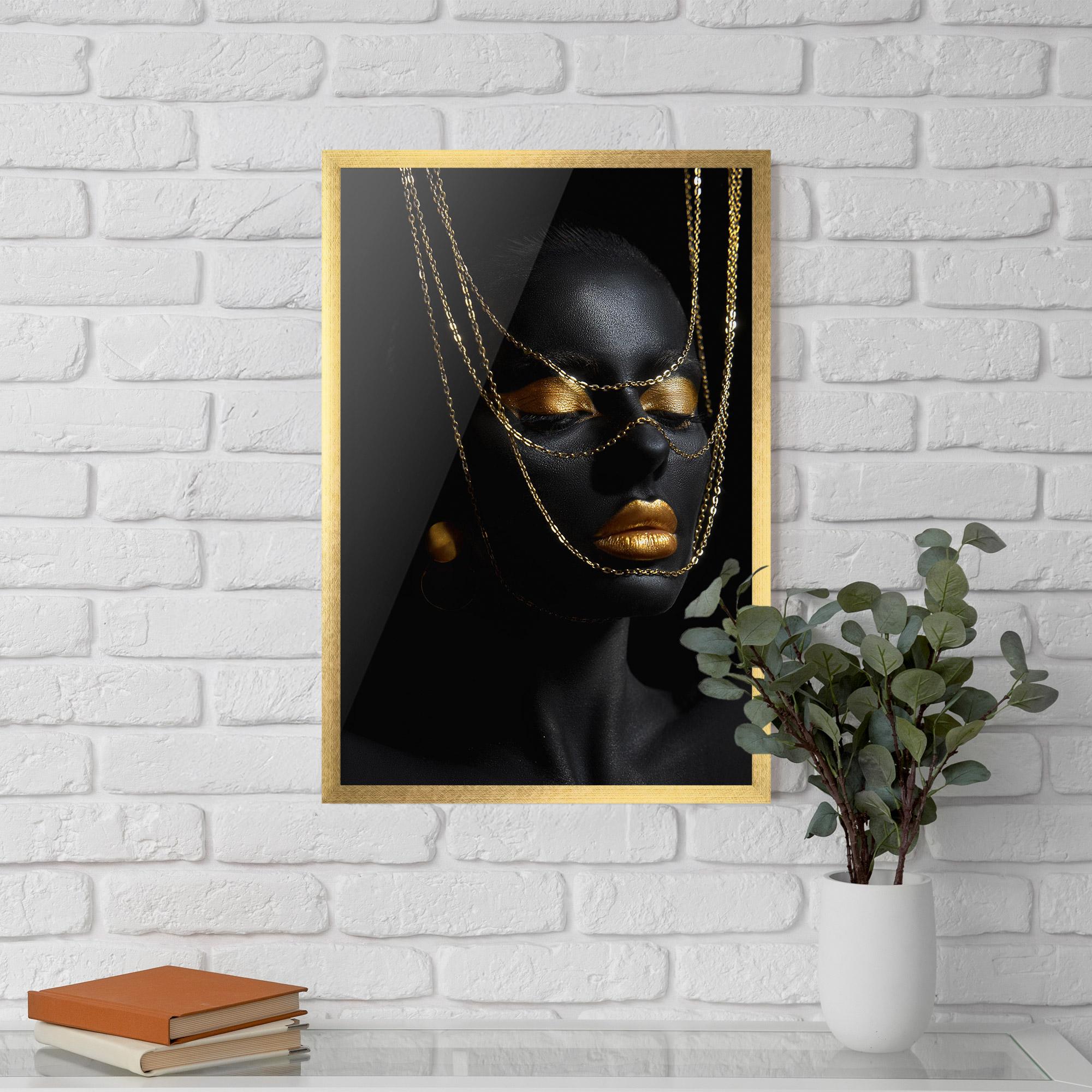 Plakat w Ramie Gold Chain Girl mockup 5