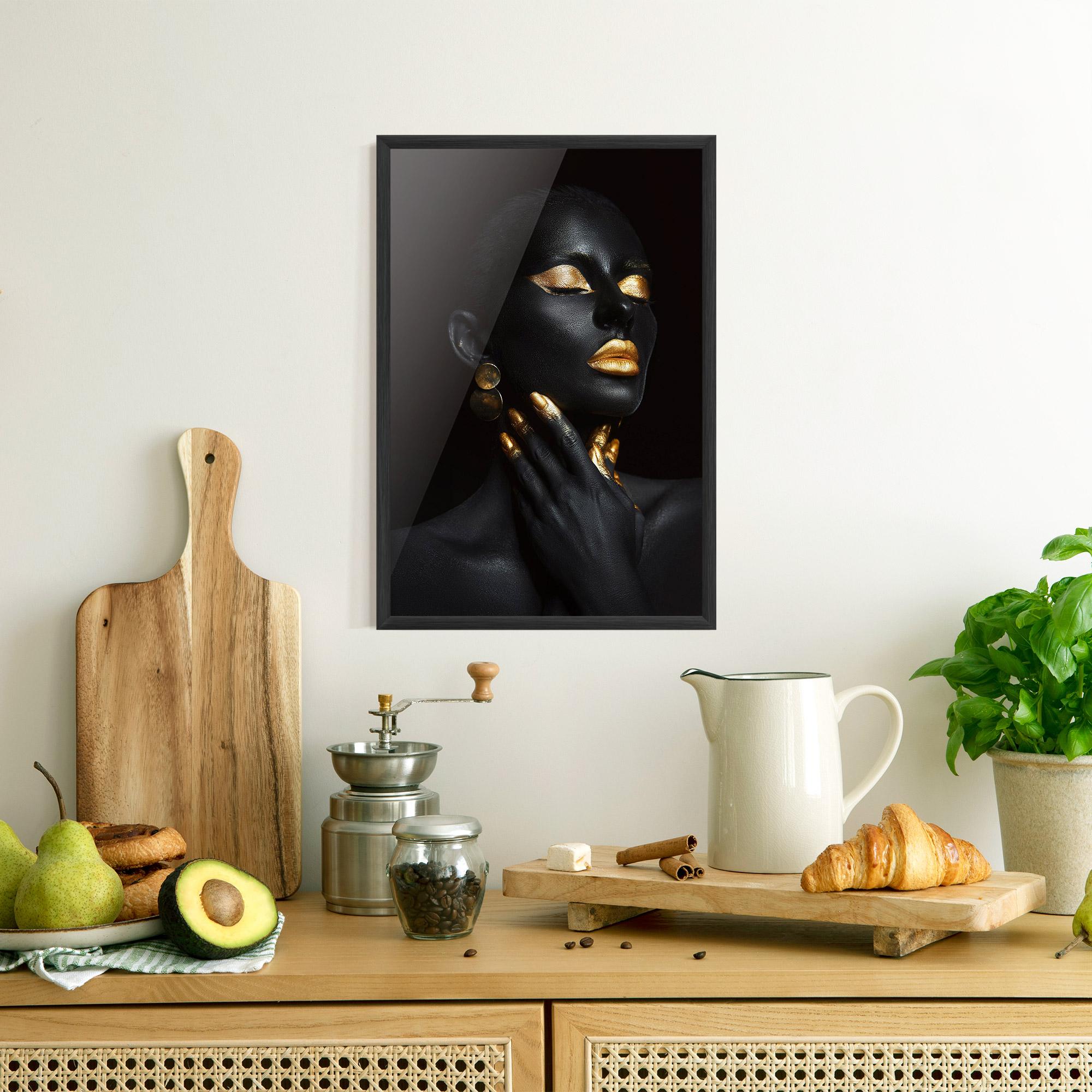 Plakat w Ramie Eyelids Gold Makeup mockup 8