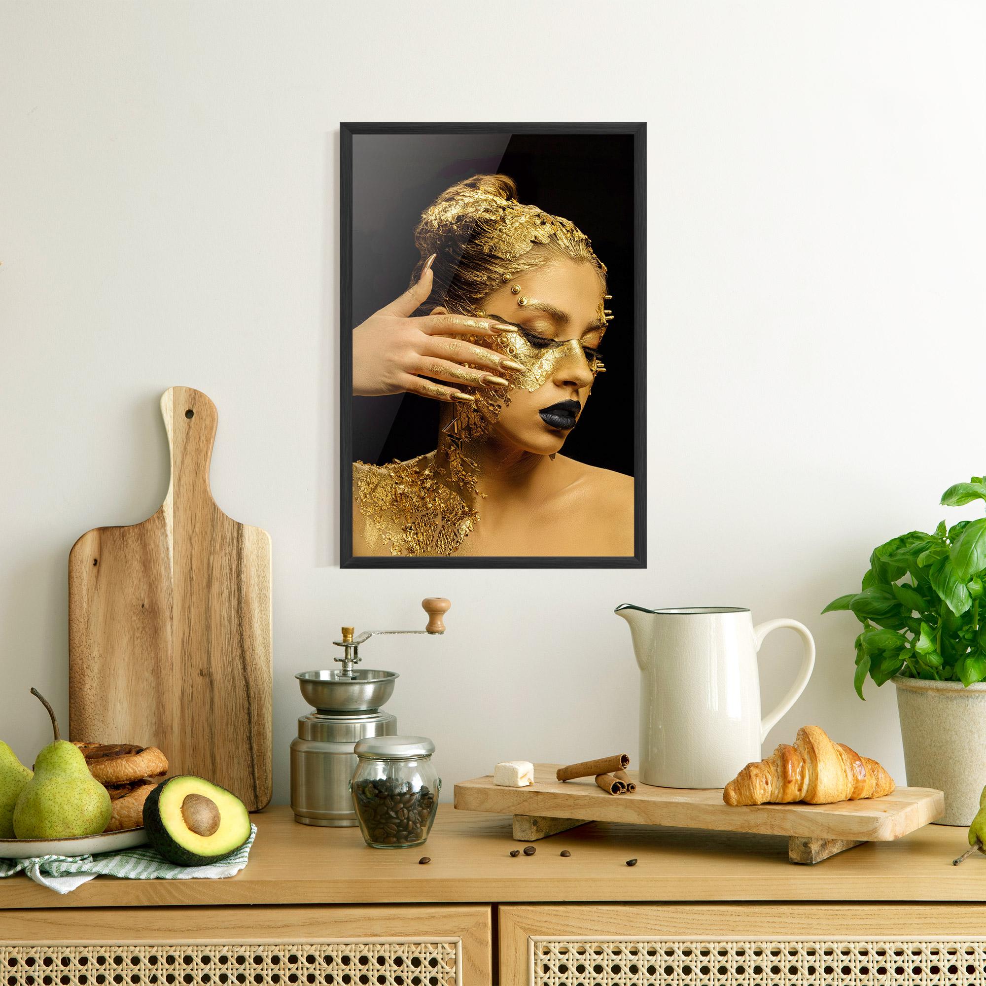 Plakat w Ramie Festive Golden Makeup mockup 8