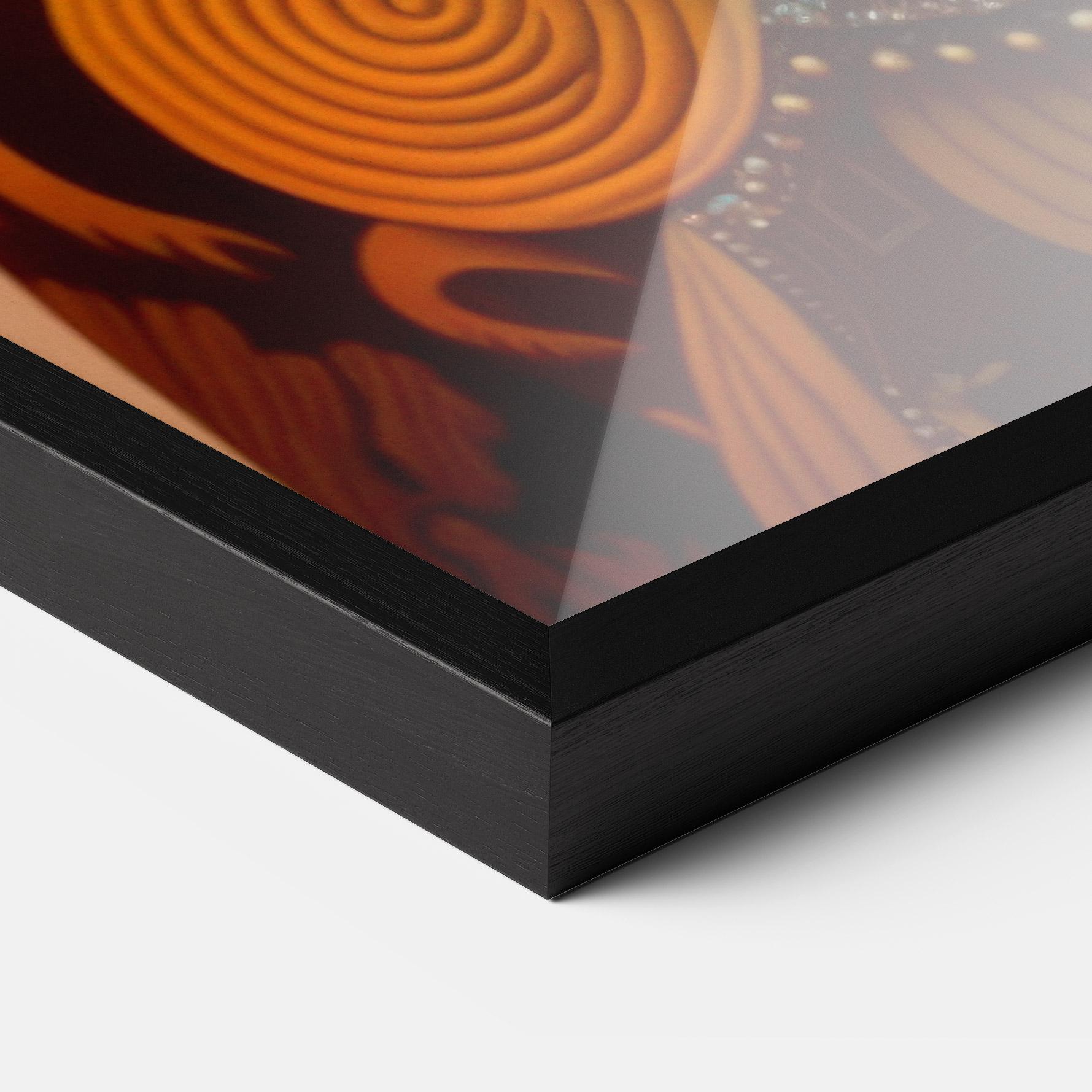 Plakat w Ramie Extravagant Clothing mockup 3