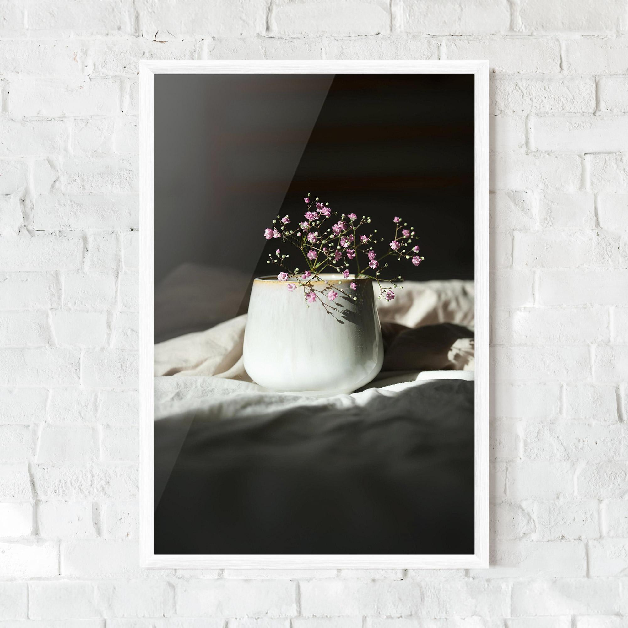 Plakat w Ramie Tiny Purple Pant Vase mockup 0
