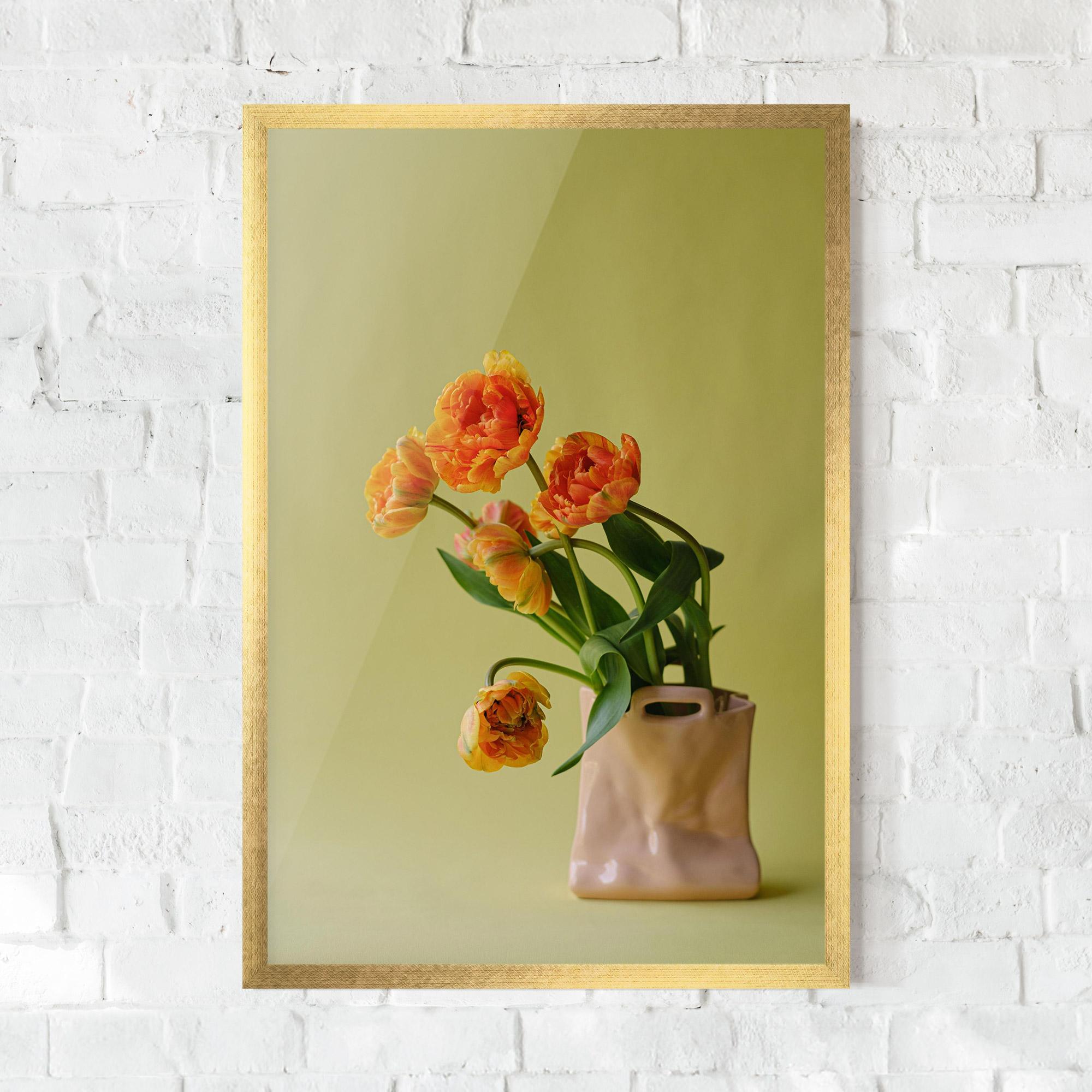 Plakat w Ramie Cream Cool Vase mockup 0