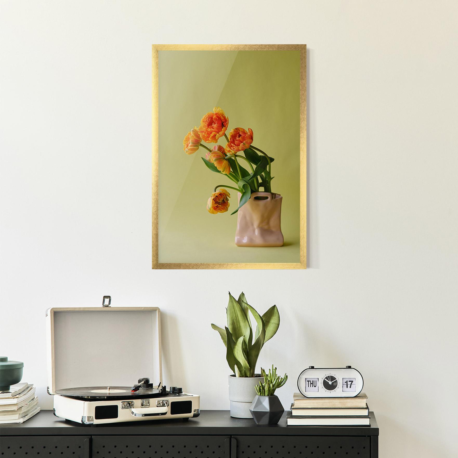 Plakat w Ramie Cream Cool Vase mockup 2