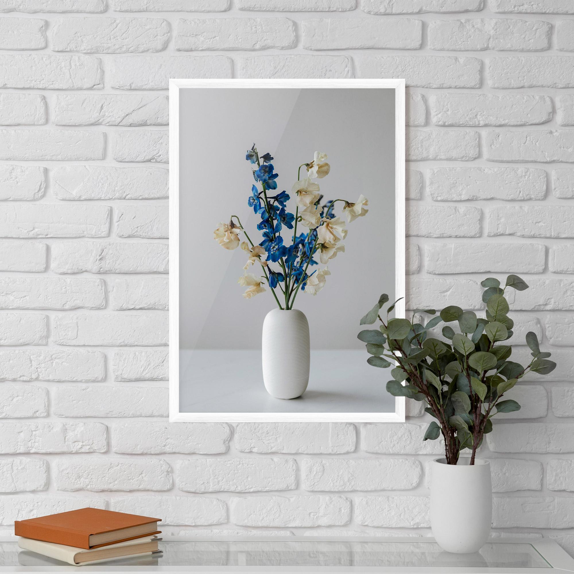 Plakat w Ramie Blue White Vase mockup 5